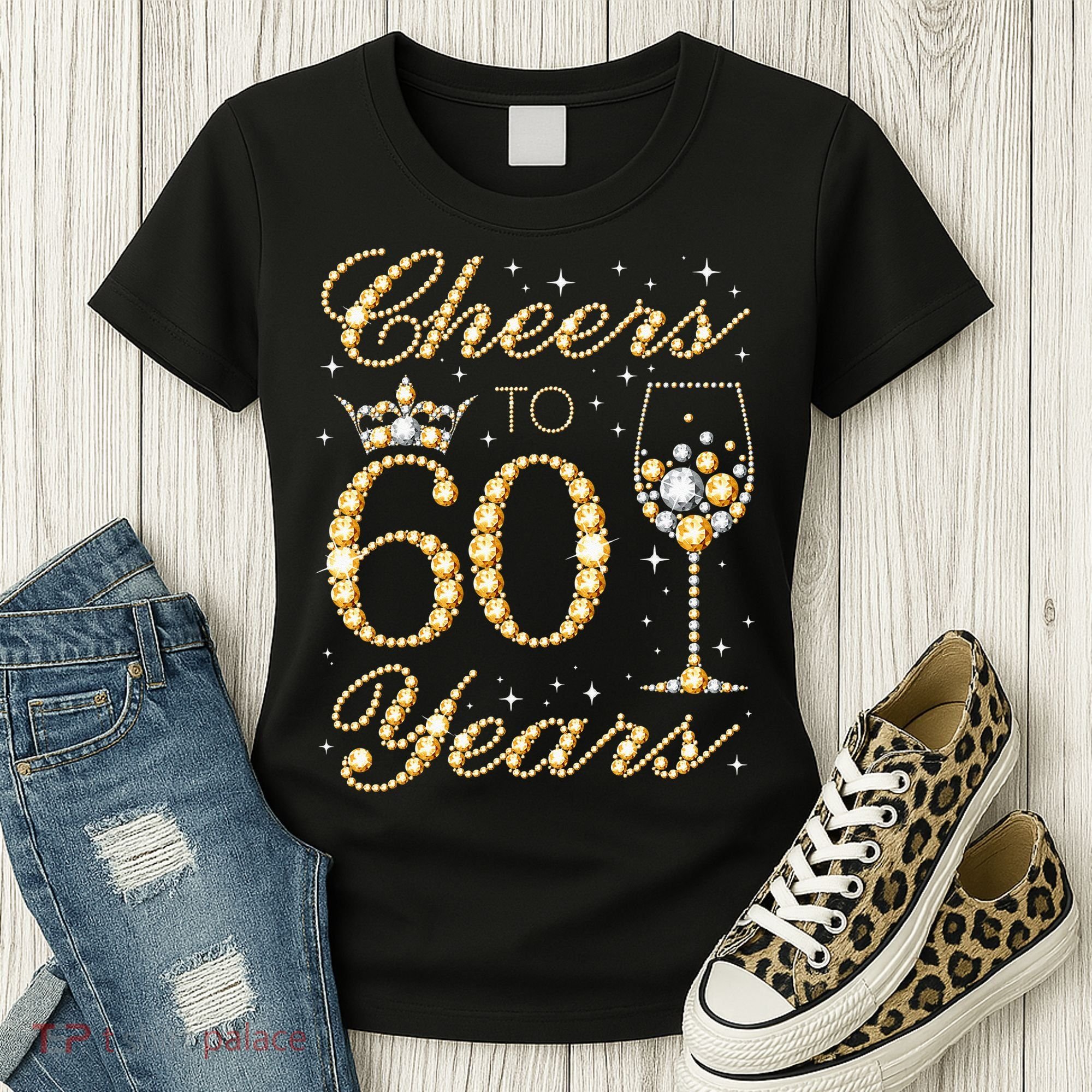Cheers To 60 Years 60th Queens Birthday 60 Years Old Women's T-Shirt