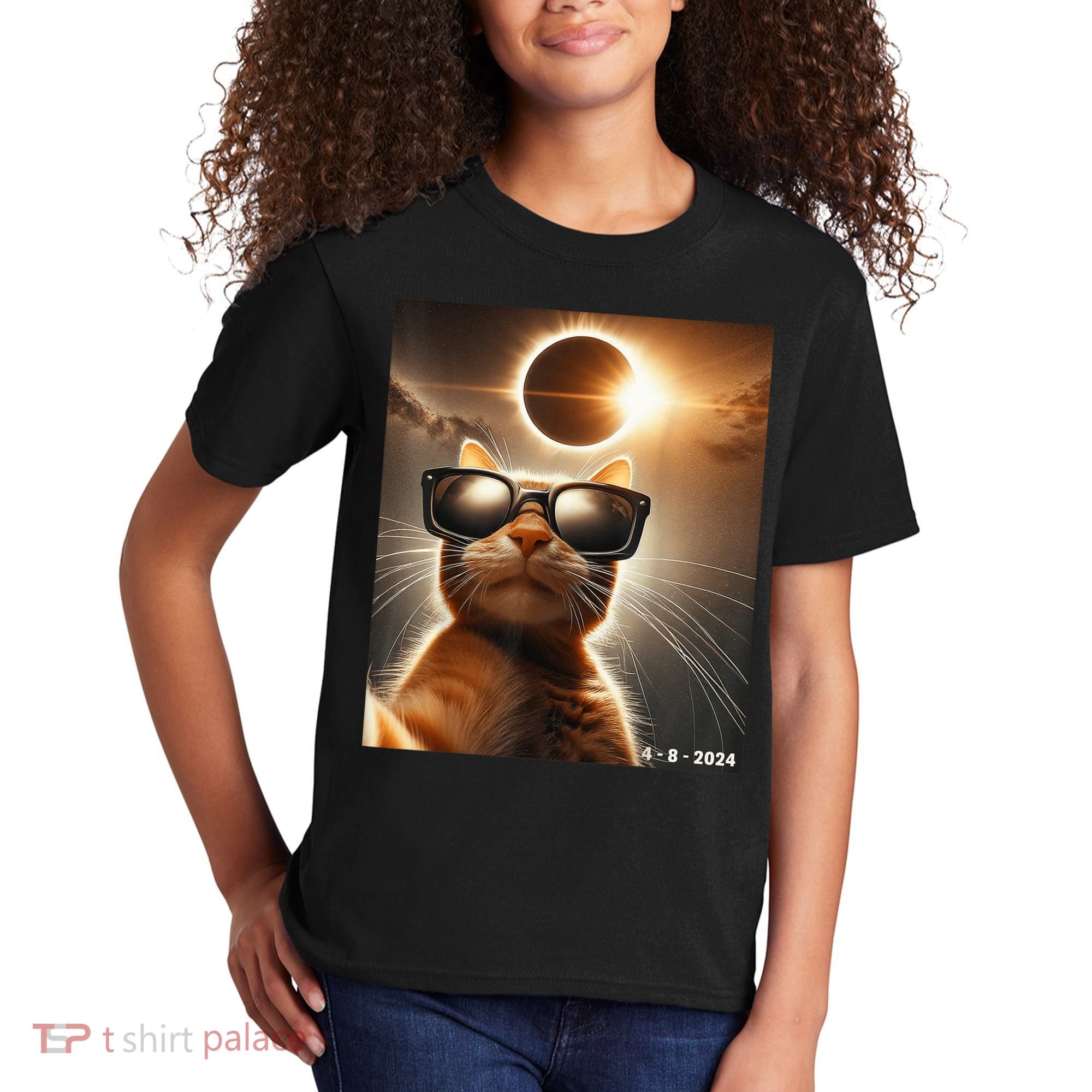Cat Taking A Selfie With Solar 2024 Eclipse Wearing Glasses Kids T-Shirt