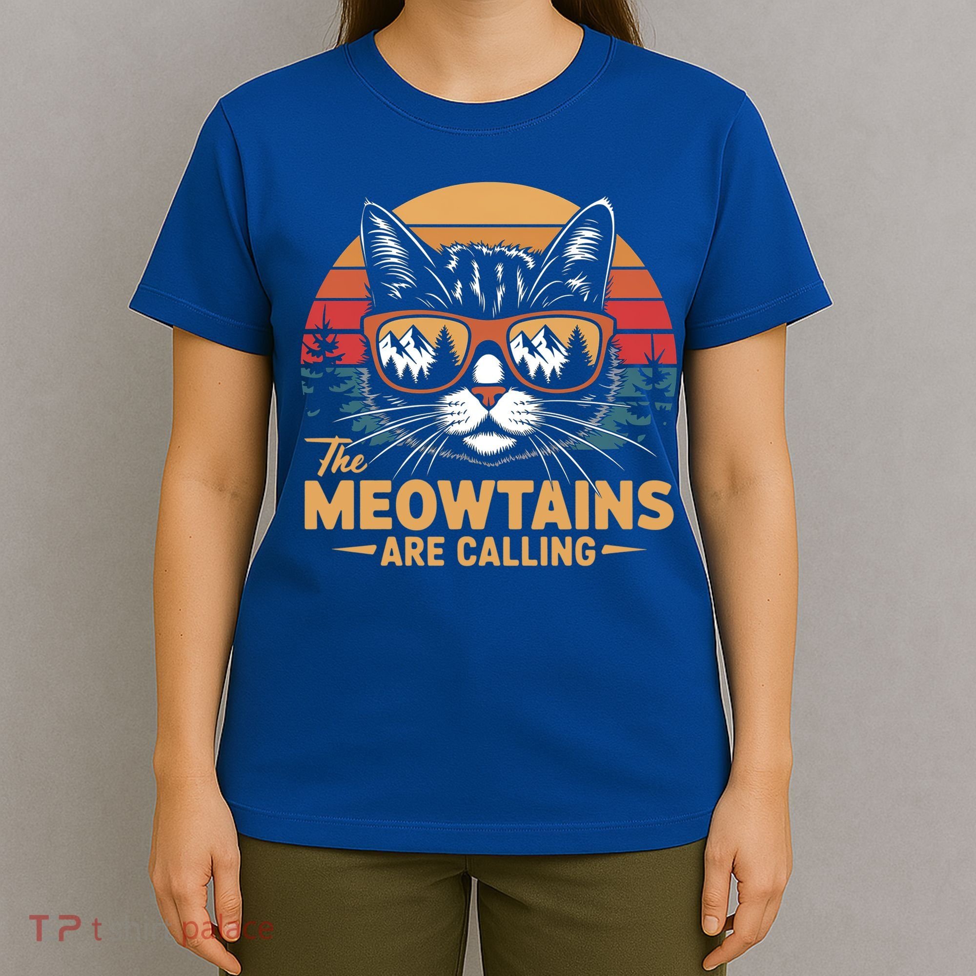 Cat The Meowtains Are Calling Ski Lover Winter Vacation  T-Shirt