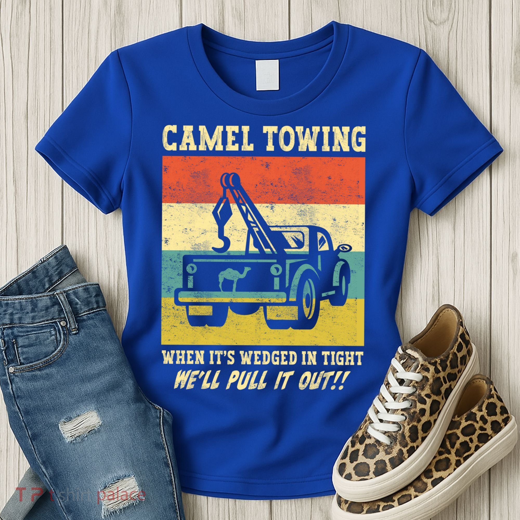 Camel Towing Retro Adult Humor Saying Funny Halloween Cool Gift Women's T-Shirt