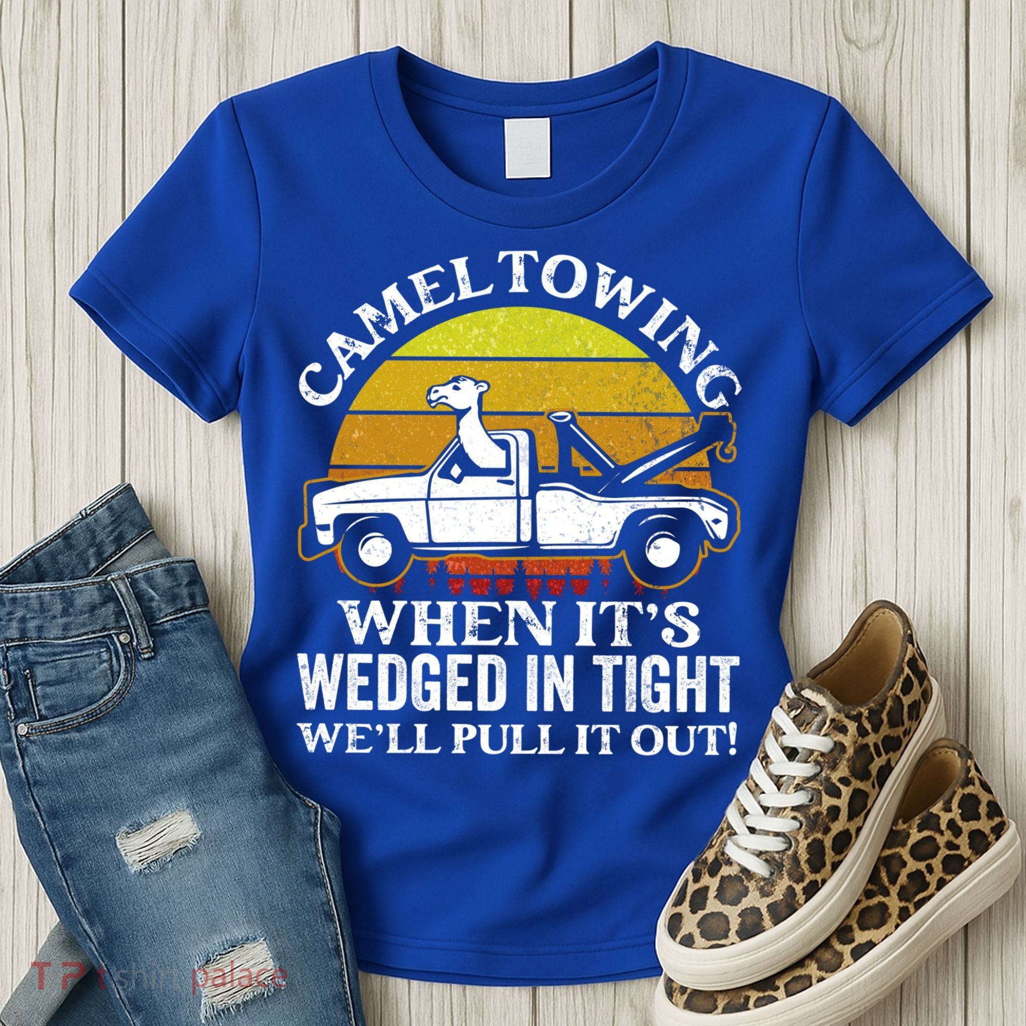 Camel Towing Retro Humor Saying Funny Transport Halloween Gift Women's T-Shirt