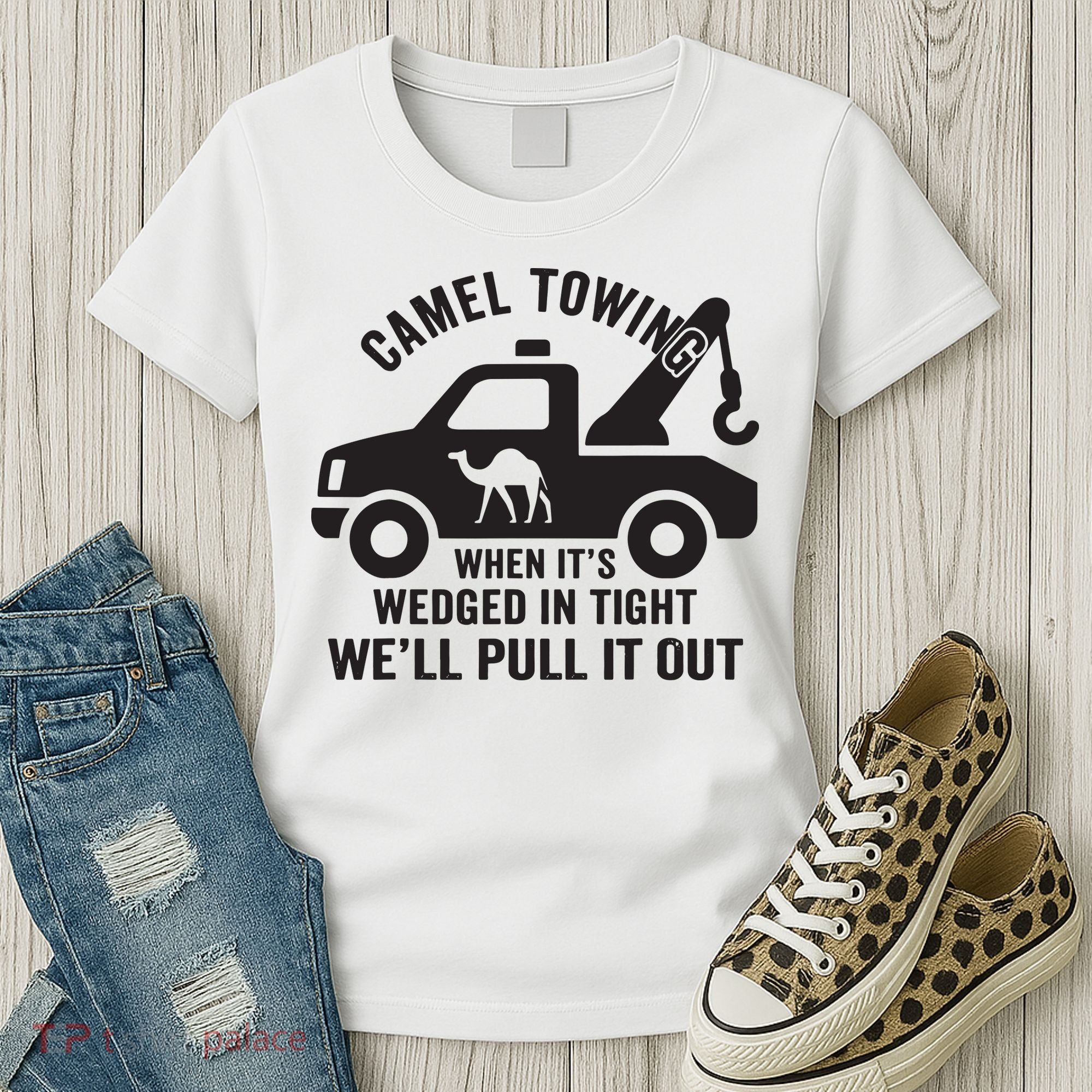 Camel Towing Retro Adult Humor Saying Funny Halloween Gift Women's T-Shirt