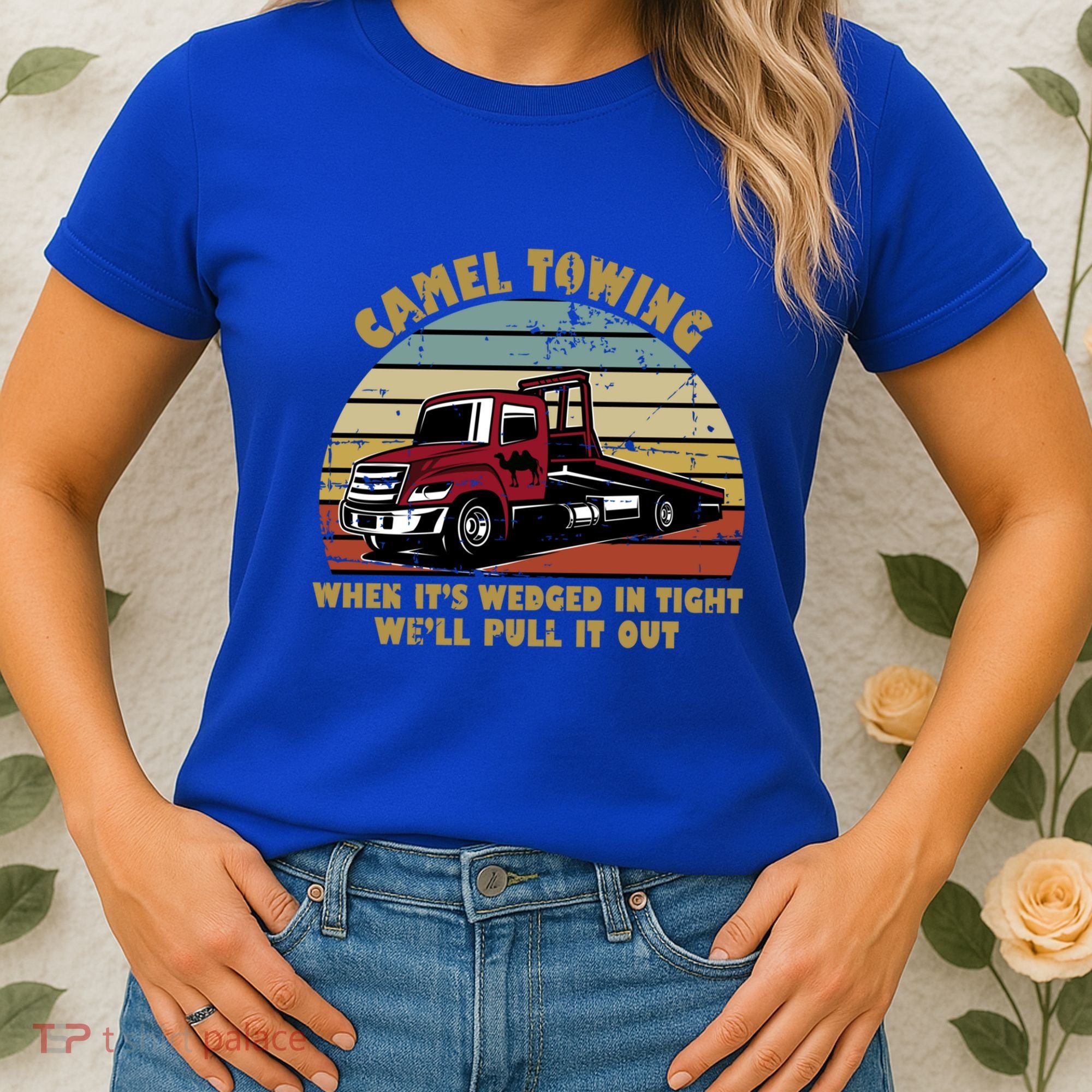 Camel Towing Retro Funny Adult Humor Cringey Dirty Joke Meaningful Gift Women's T-Shirt