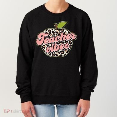 Cute Teacher Vibes Leopard Print Apple Women's Sweatshirt