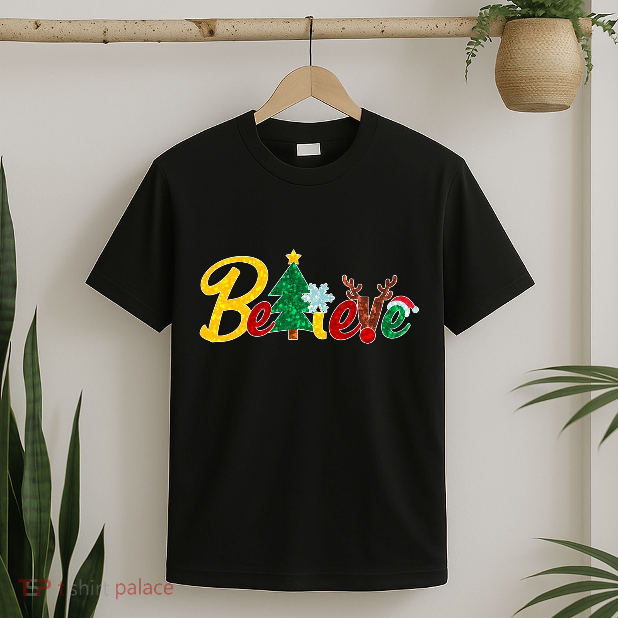 Cute Festive Christmas Believe  T-Shirt