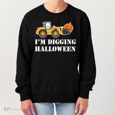 Cute I'm Digging Halloween Tractor Women's Sweatshirt