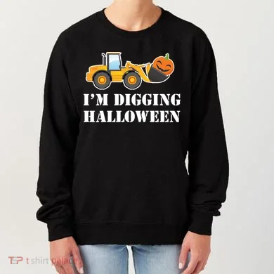 Cute I'm Digging Halloween Tractor Women's Sweatshirt