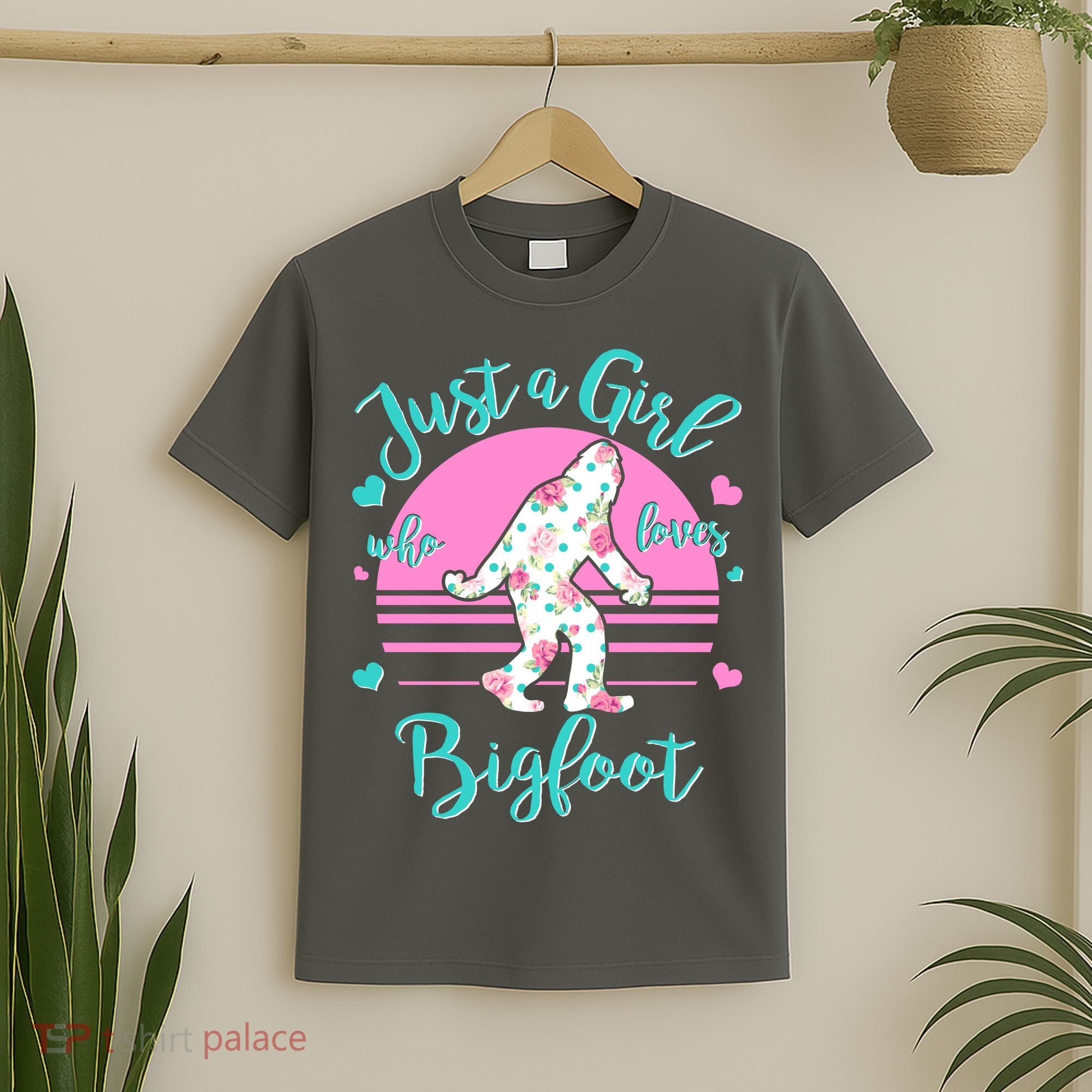 Cute Just a Girl Who Loves Bigfoot T-Shirt