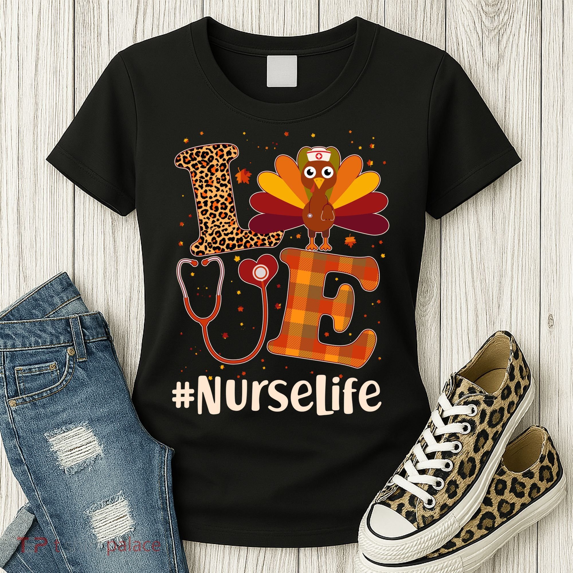 Cute Thanksgiving #NurseLife Fall Patterns Nurse Turkey Women's T-Shirt