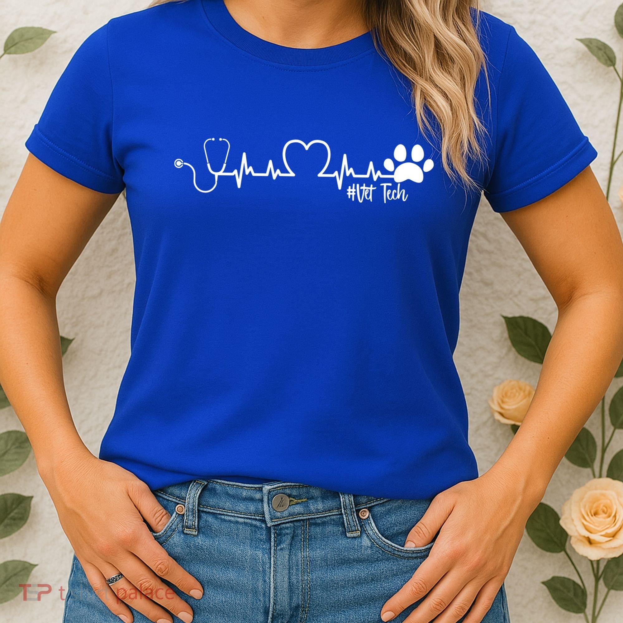 Cute Veterinarian Funny Gift Rainbow Paw Print Heartbeat Vet Tech Gift Women's T-Shirt