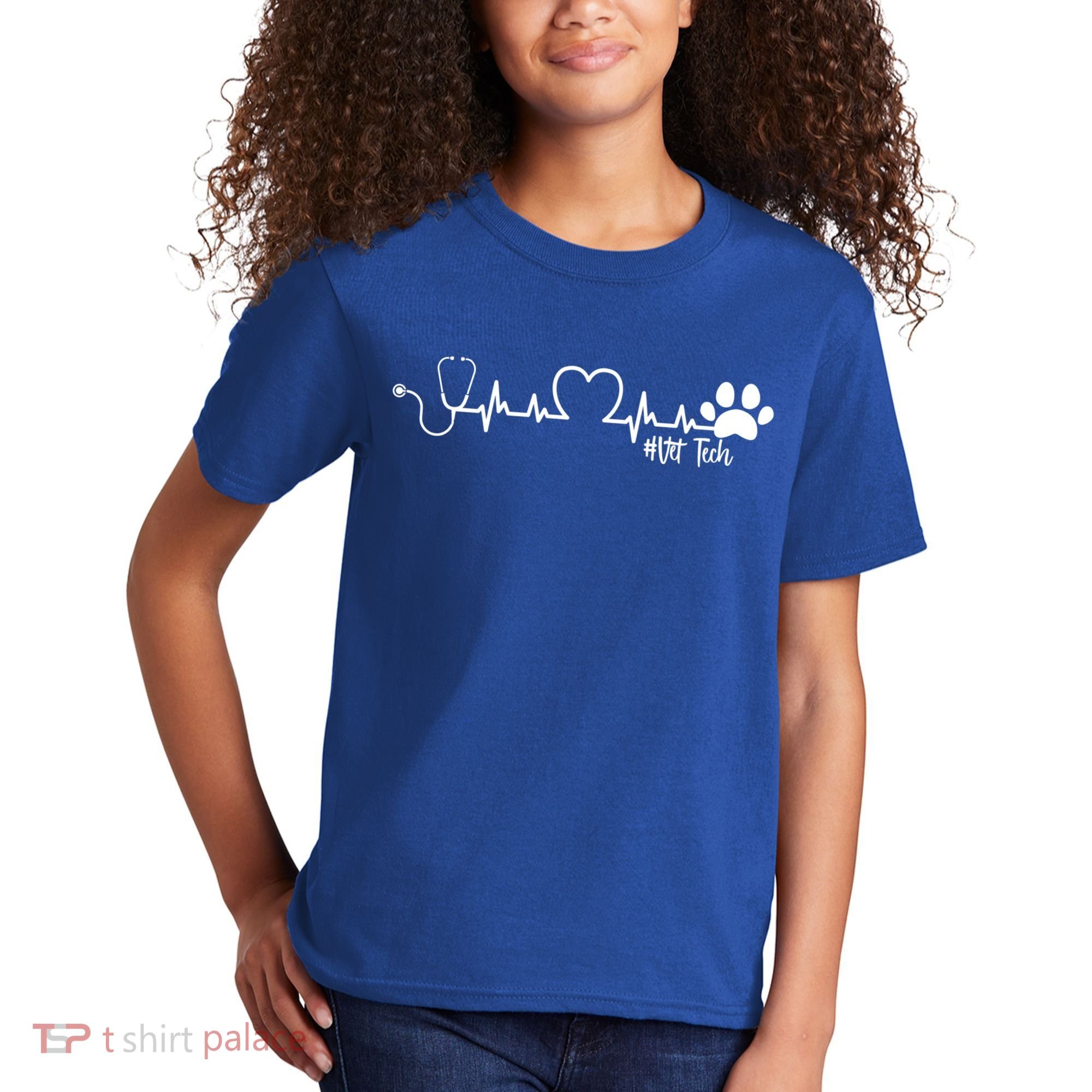 Cute Veterinarian Funny Gift Rainbow Paw Print Heartbeat Vet Tech Gift Kids T-Shirt