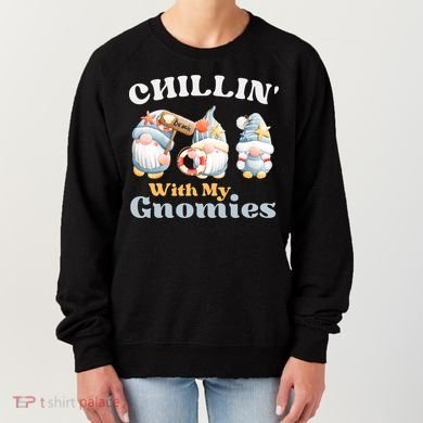 Chillin With My Gnomies Beach Gnomes With Shells Gift Women's Sweatshirt