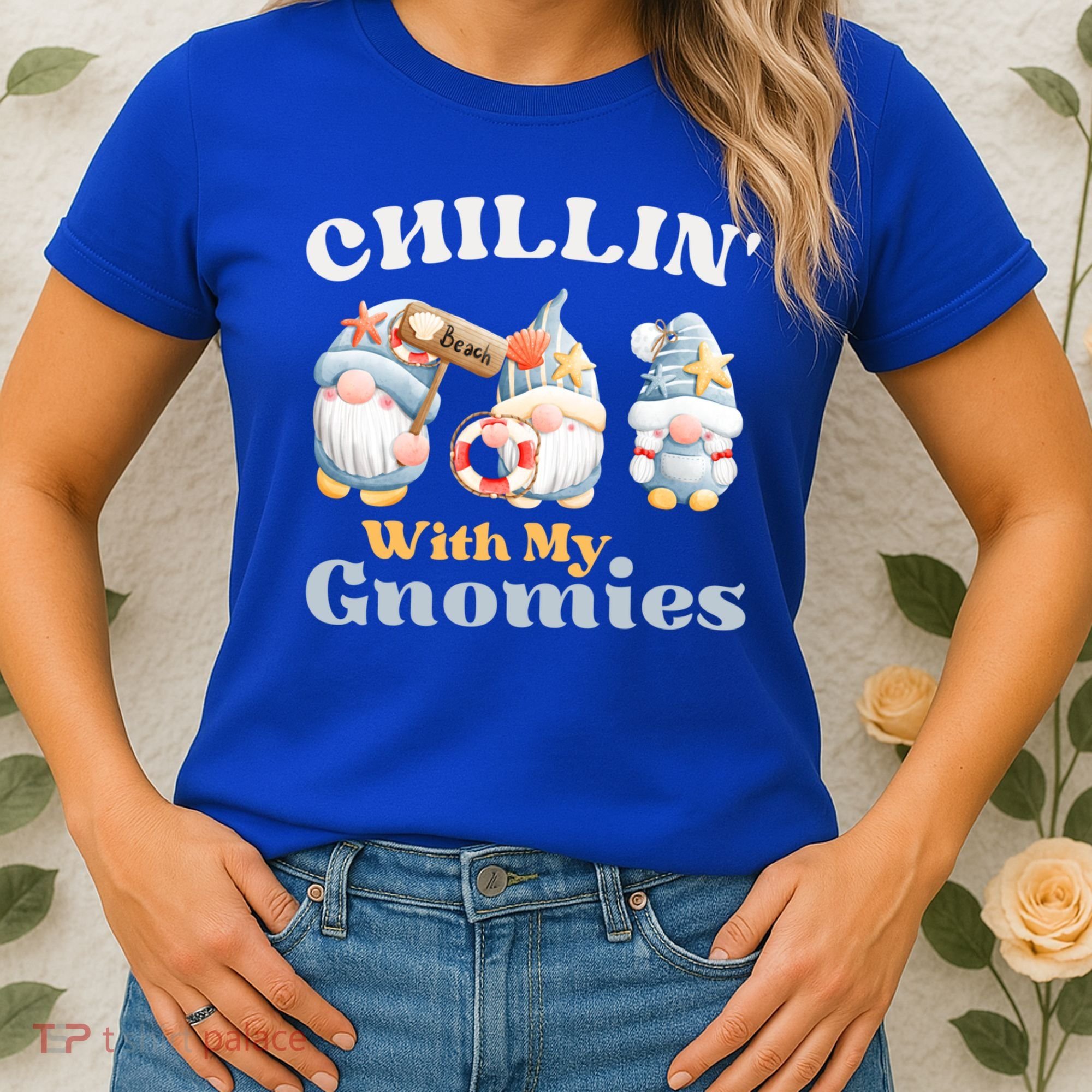 Chillin With My Gnomies Beach Gnomes With Shells Gift Women's T-Shirt