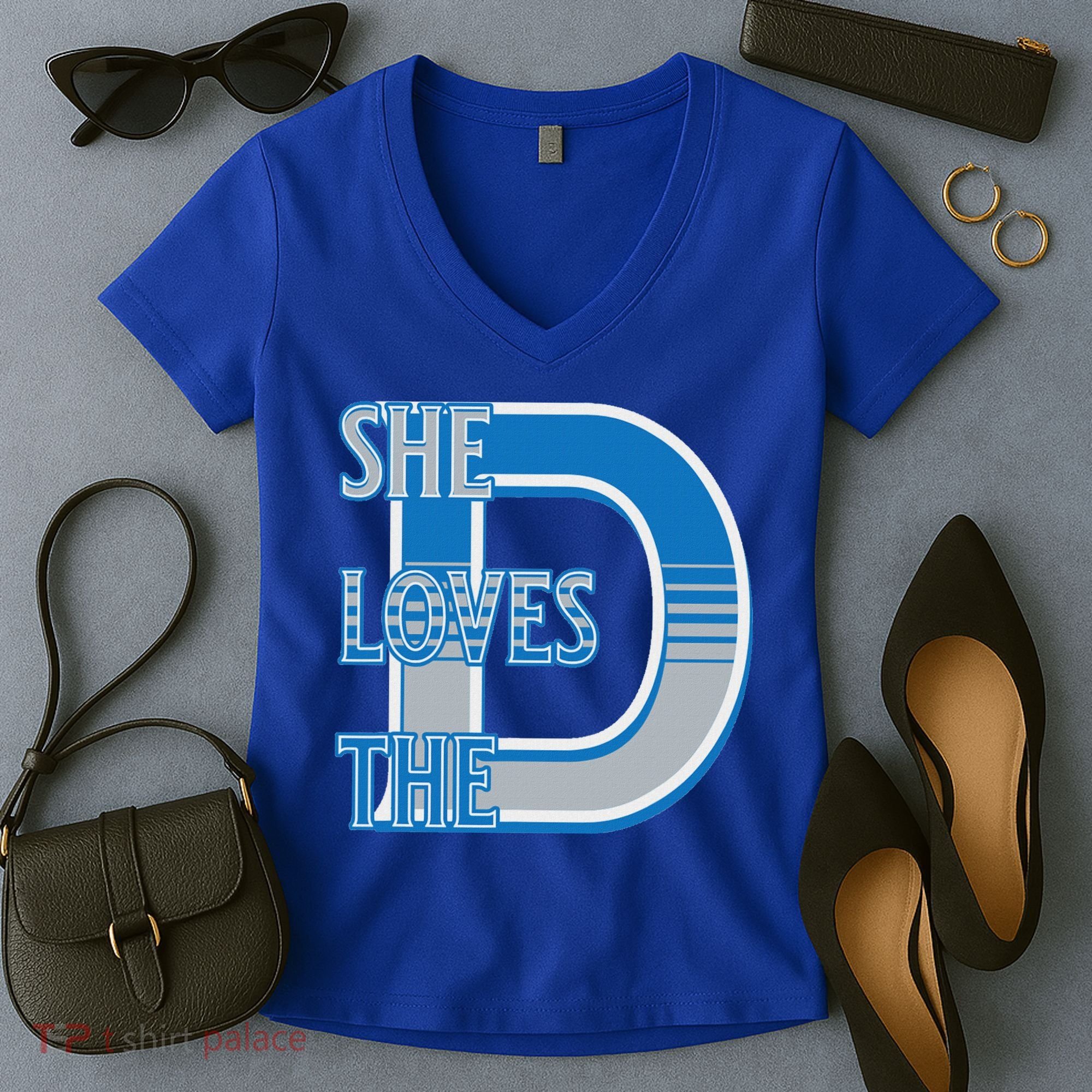 Detroit 313 She Loves The D Women's V-Neck T-Shirt