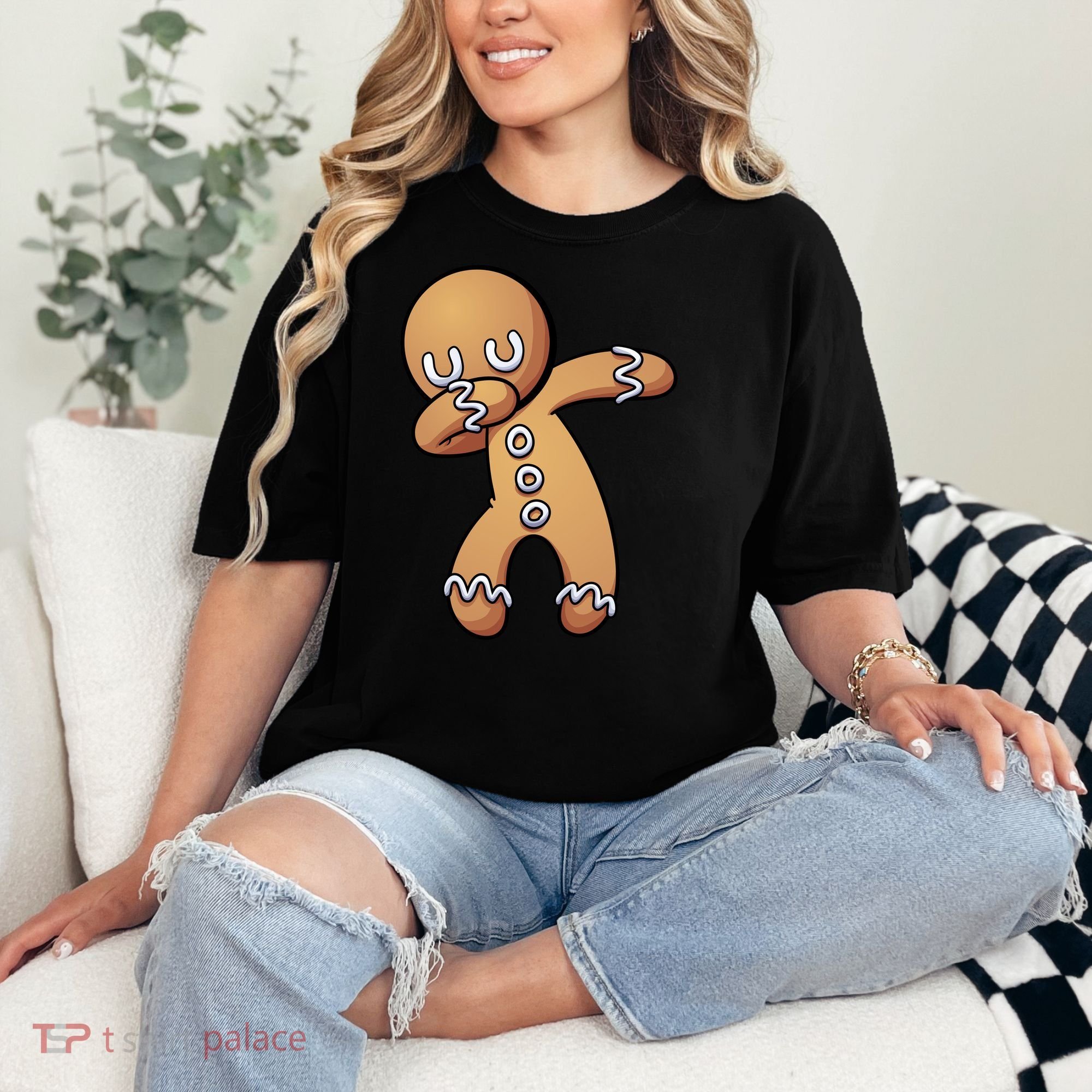 Dabbing Gingerbread Man Christmas  Comfort Colors T-Shirt