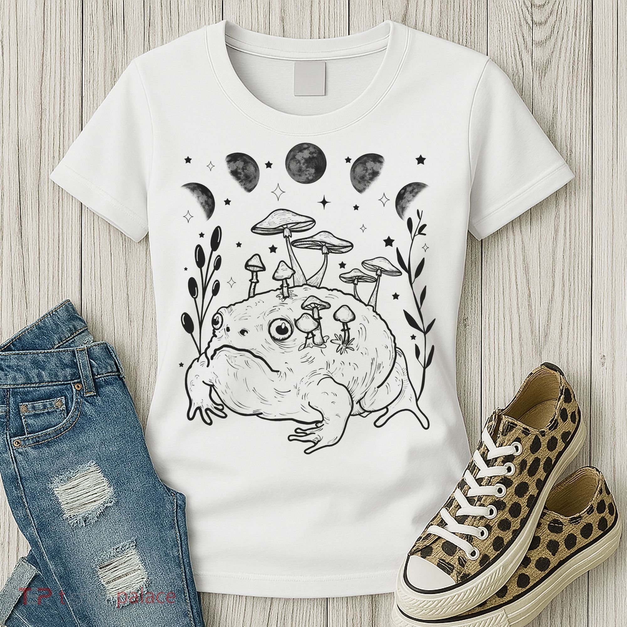 Dark Academia Moon Witchy Goblincore Aesthetic Frog Women's T-Shirt