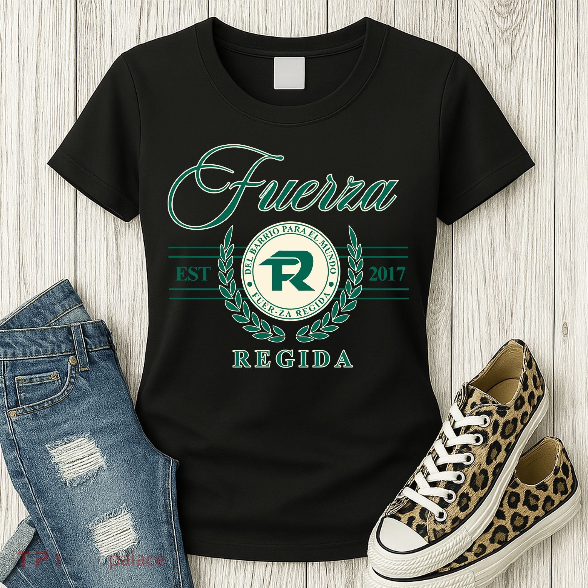 Del Barrio Para El Mundo Fuerza Regida Women's T-Shirt