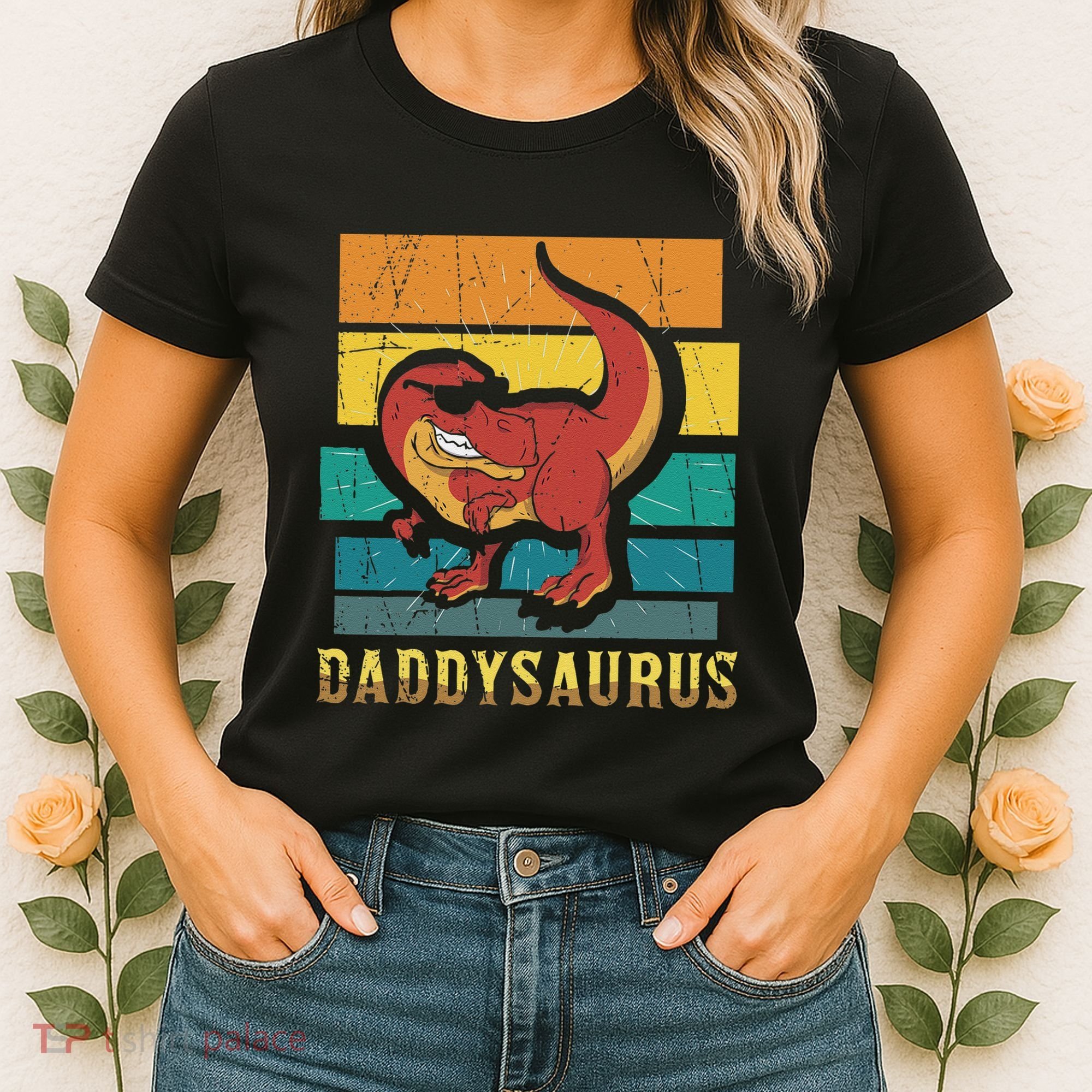 Daddysaurus Cool Dad Dinosaur With Sunglasses Women's T-Shirt