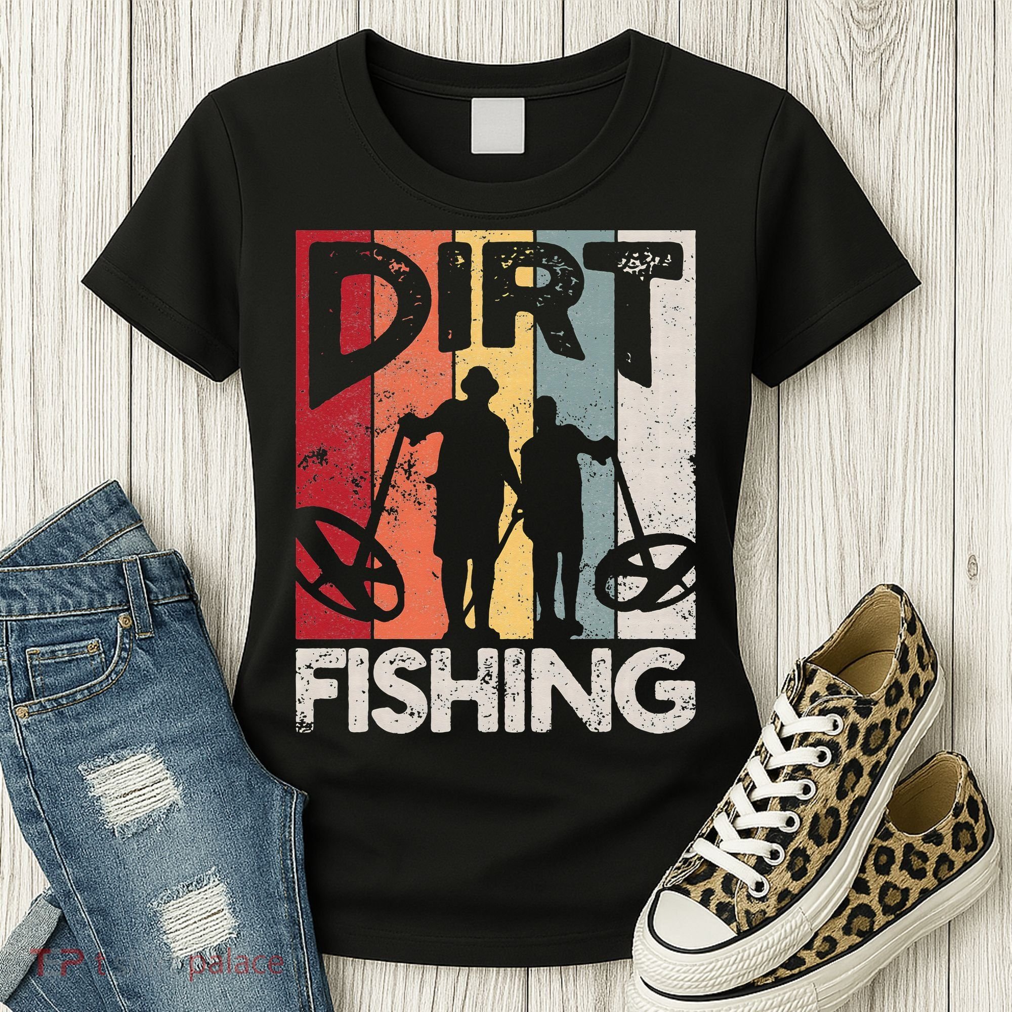 Dirt Fishing Funny Beach Treasure Detecting Metal Detector Women's T-Shirt