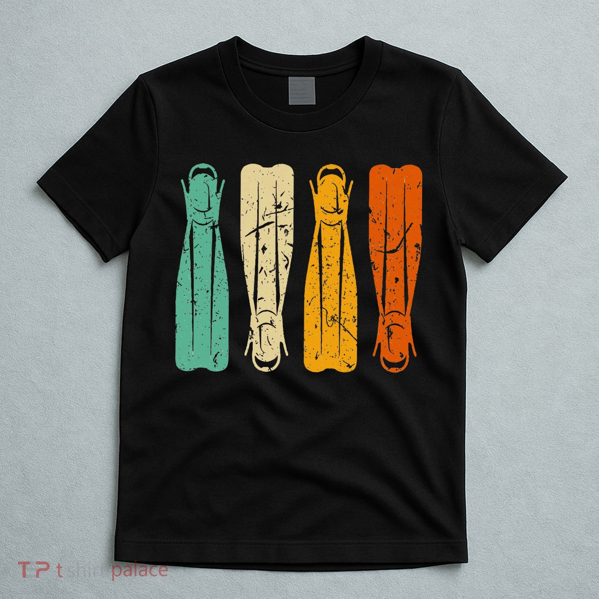 Diving Fins Retro Scuba Diving Snorkeling Diver Vintage T-Shirt