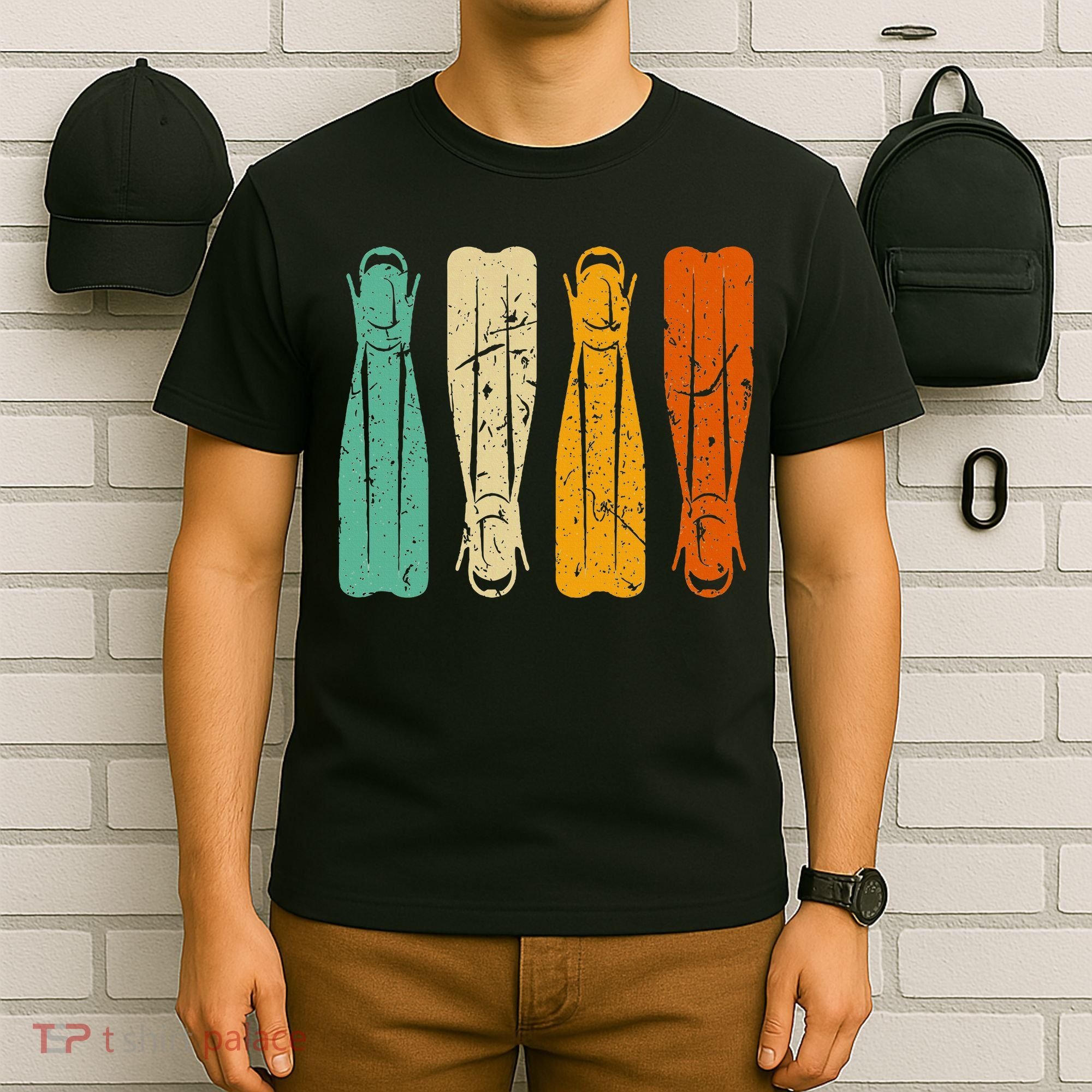 Diving Fins Retro Scuba Diving Snorkeling Diver Vintage T-Shirt