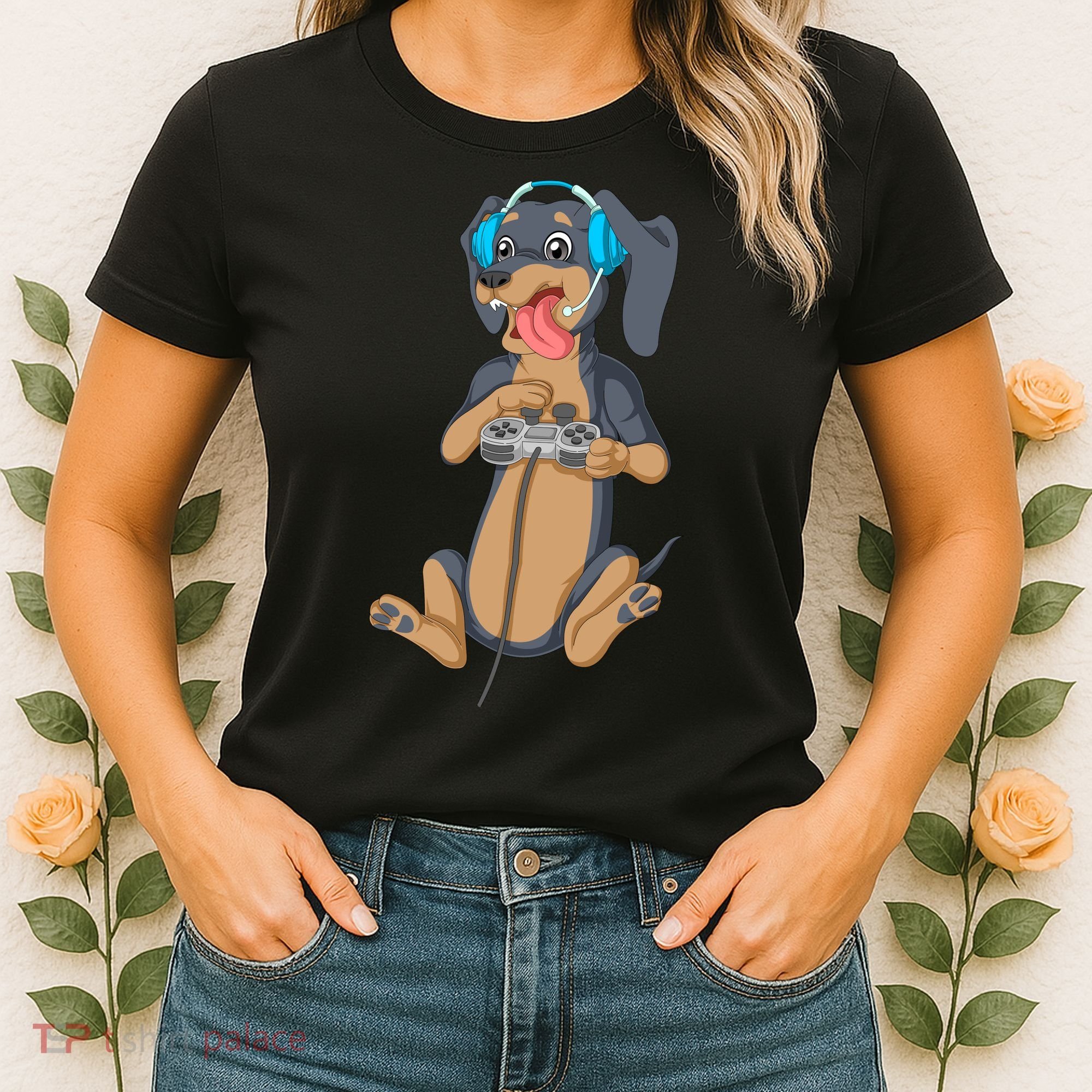 Dachshund Gamer Women's T-Shirt