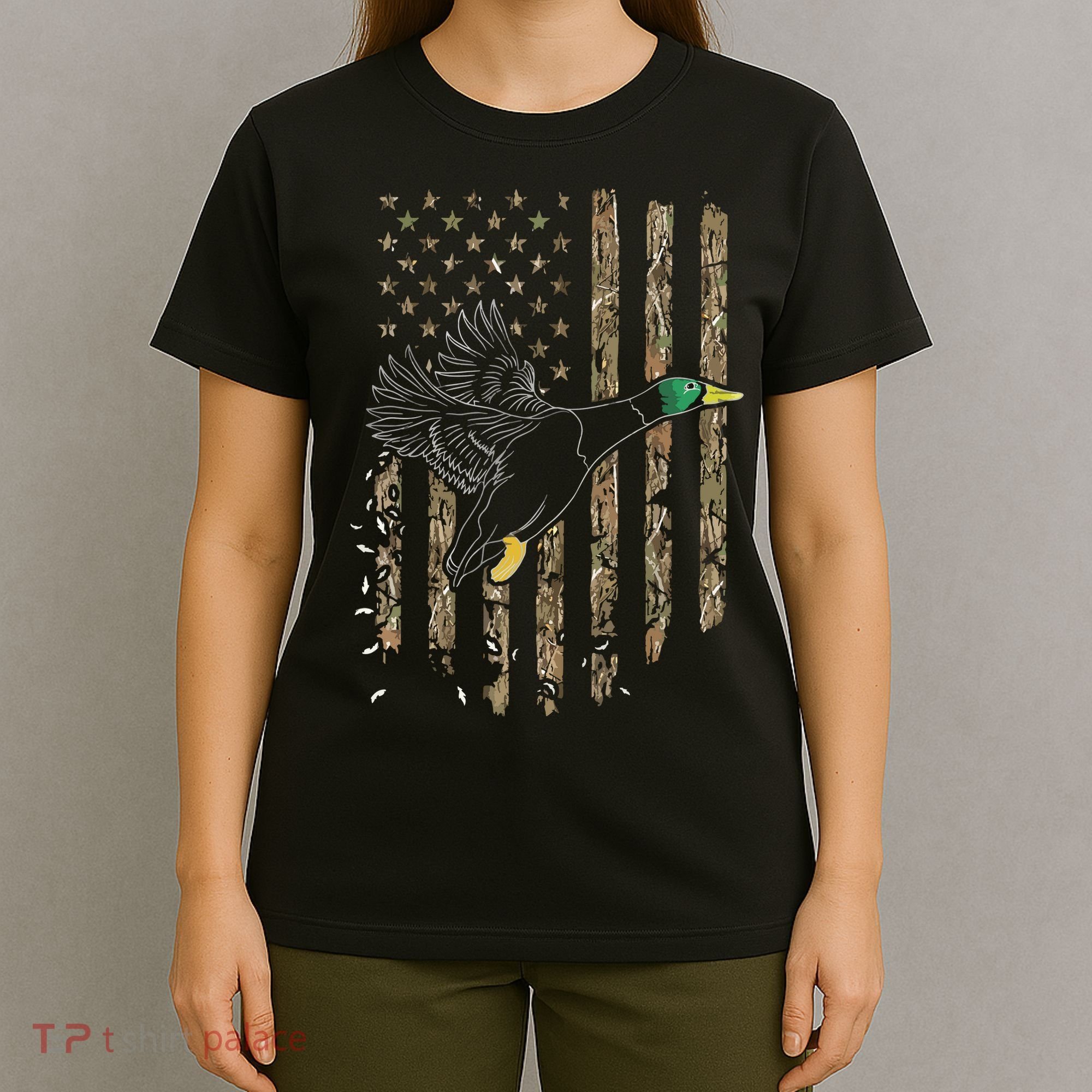 Duck Hunter American Flag Waterfowl Hunting Camouflage T-Shirt