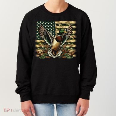 Duck Hunter American Flag Camouflage Hunting Women's Sweatshirt