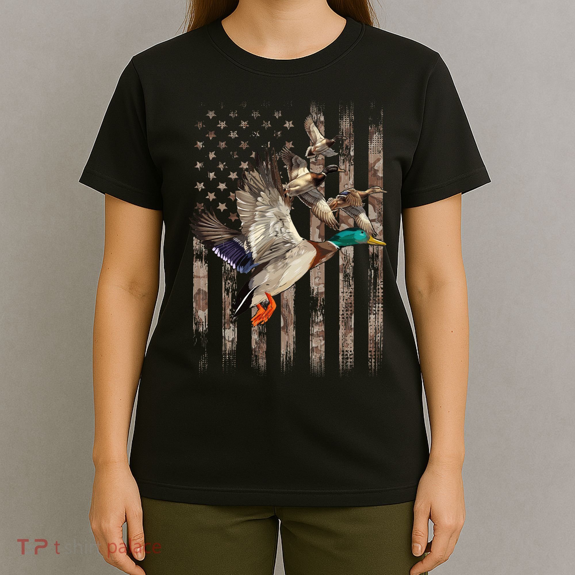 Duck Hunter American Flag Waterfowl Hunting Camouflage T-Shirt