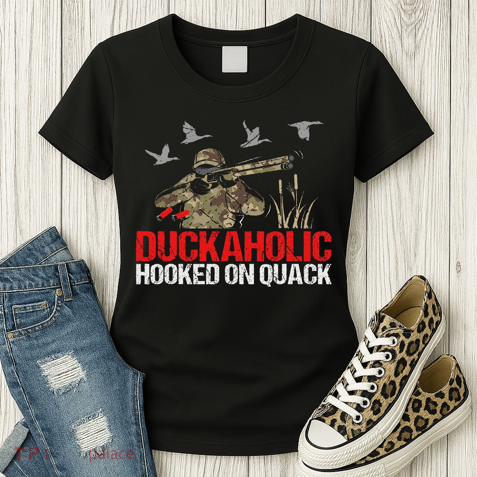 Duckoholic Hooked On Quack Funny Duck Hunting Hunter Gift Women's T-Shirt