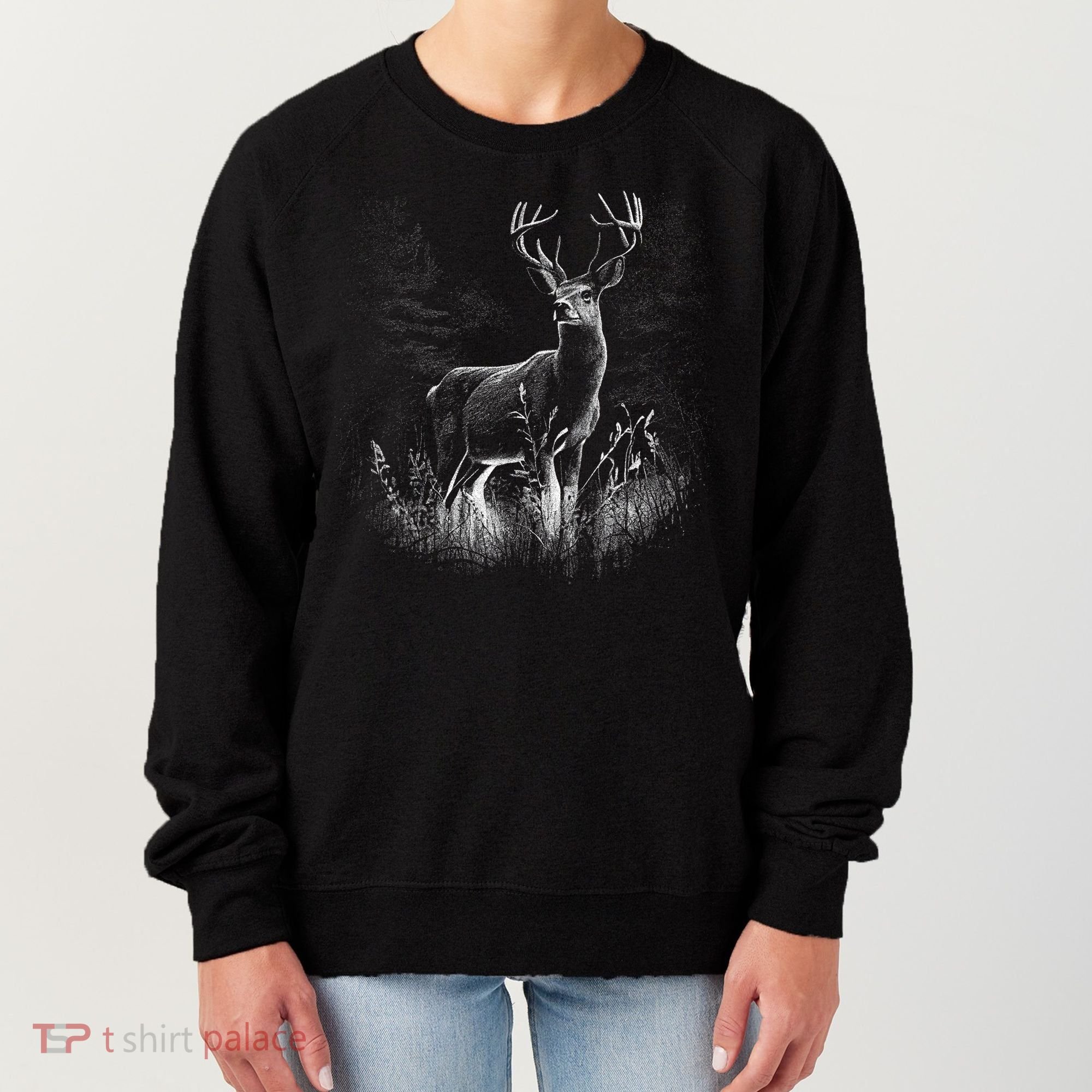 Deer In Nature Realistic Women's Sweatshirt