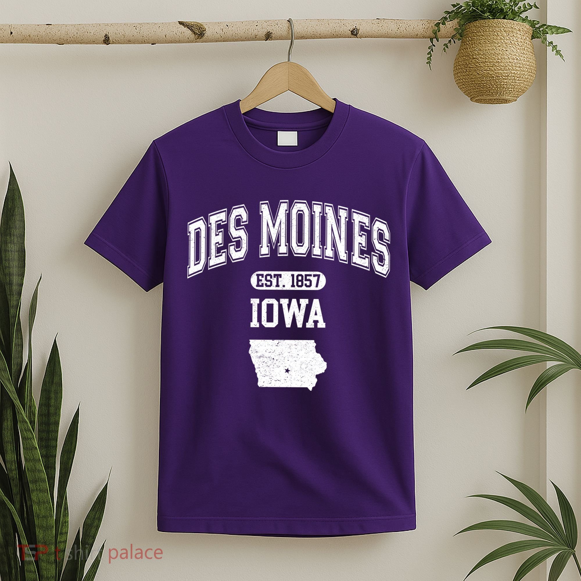 Des Moines Iowa Est 1857 Varsity T-Shirt