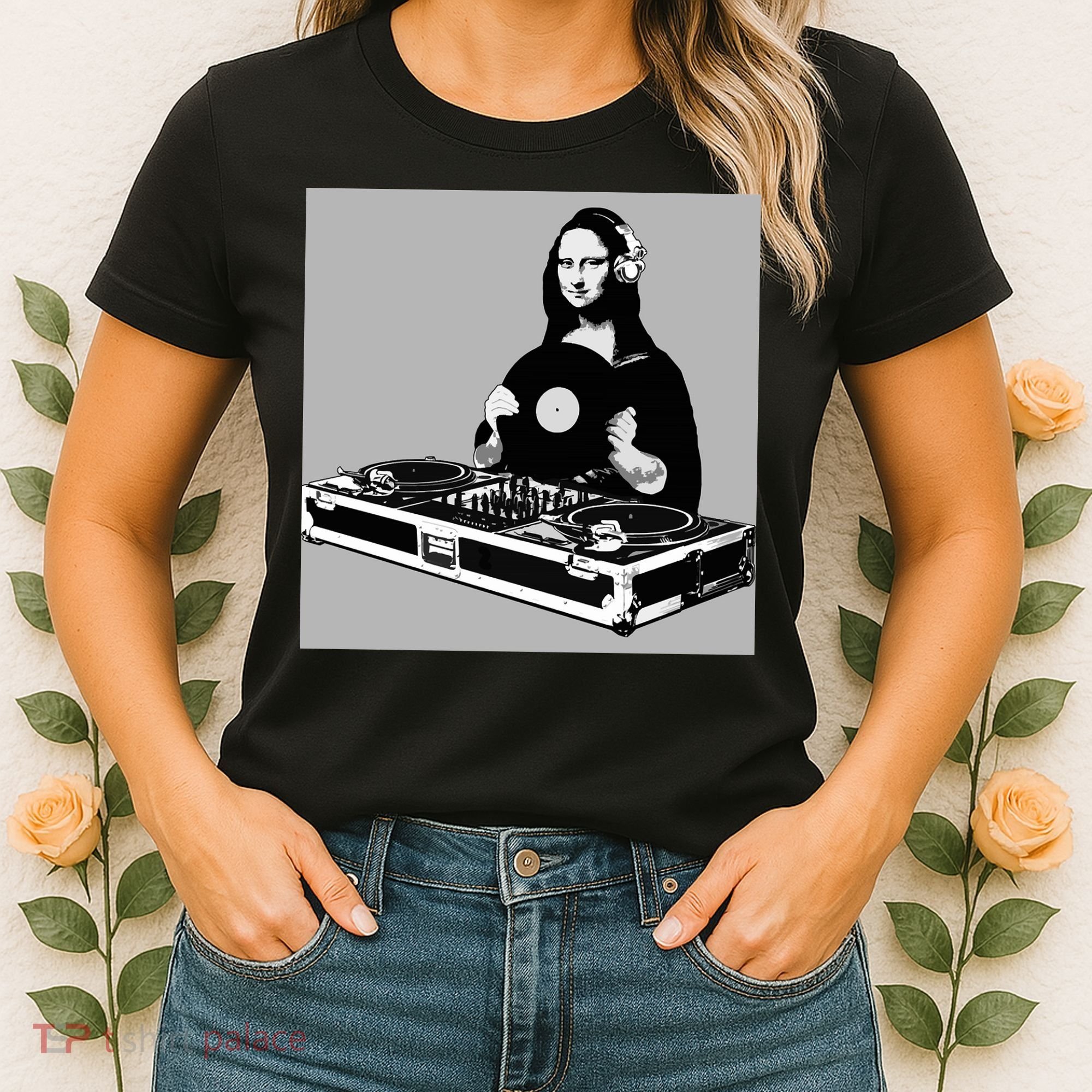 DJ Mona Lisa Women's T-Shirt