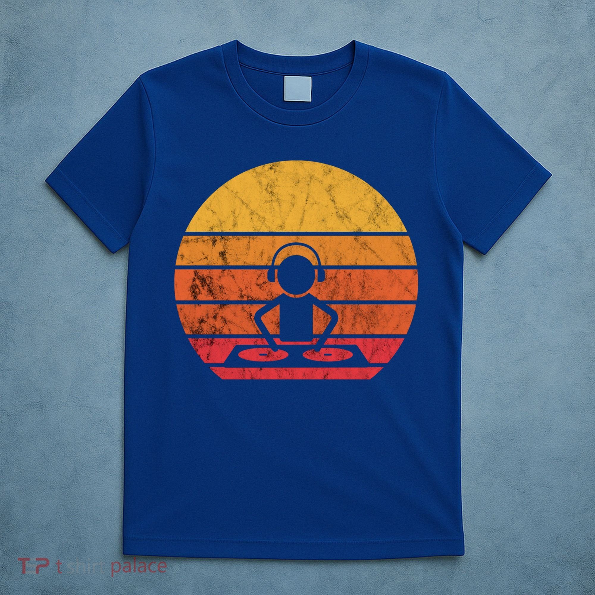 Dj Music Producer Beatmaker Retro Vintage Sunset Turntable Gift T-Shirt