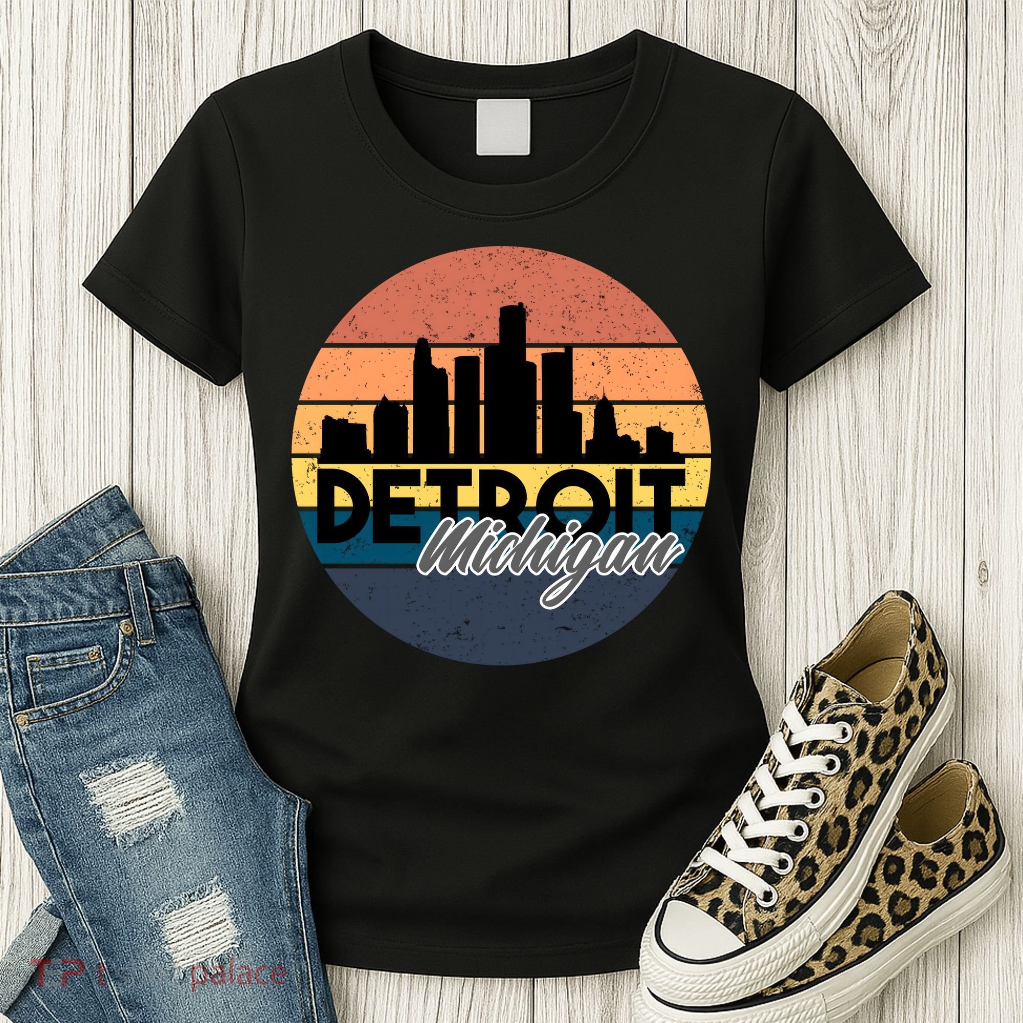 Detroit Michigan Retro Skyline Women's T-Shirt
