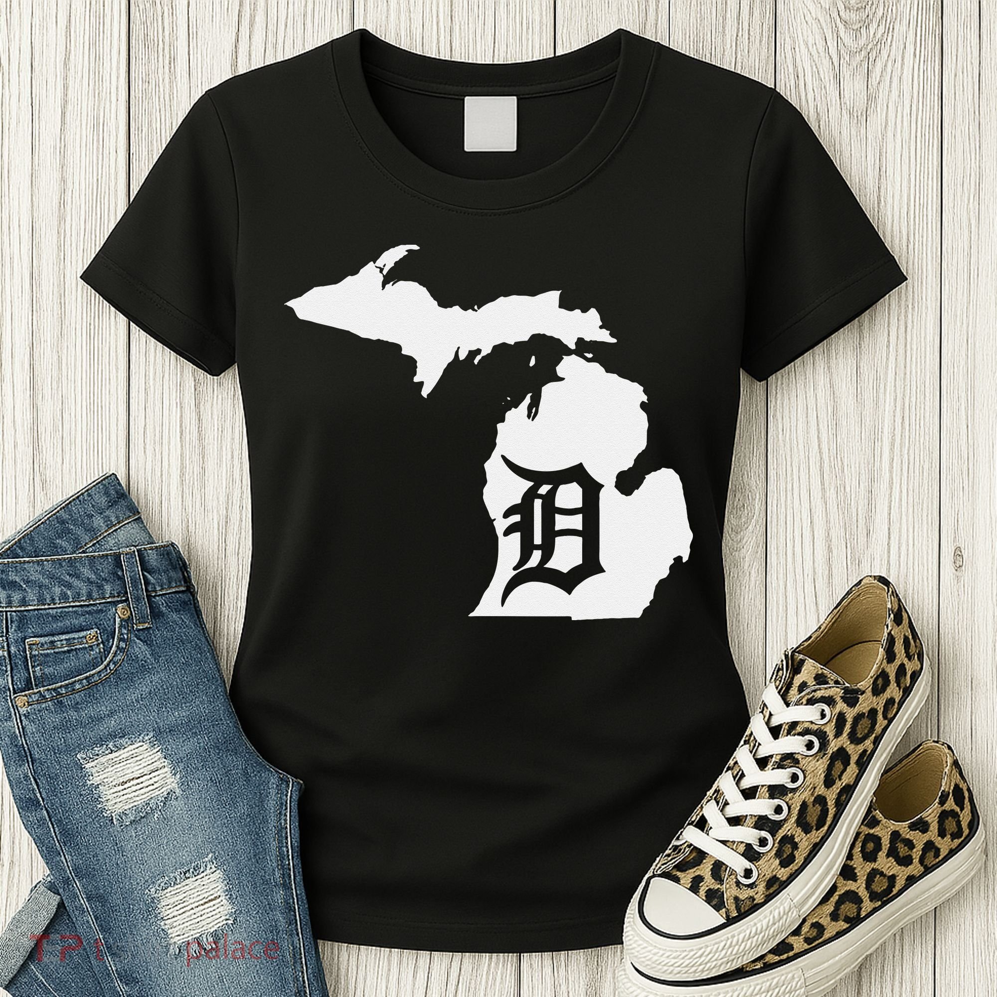 Detroit Michigan State Map Silhouette D United States Women's T-Shirt