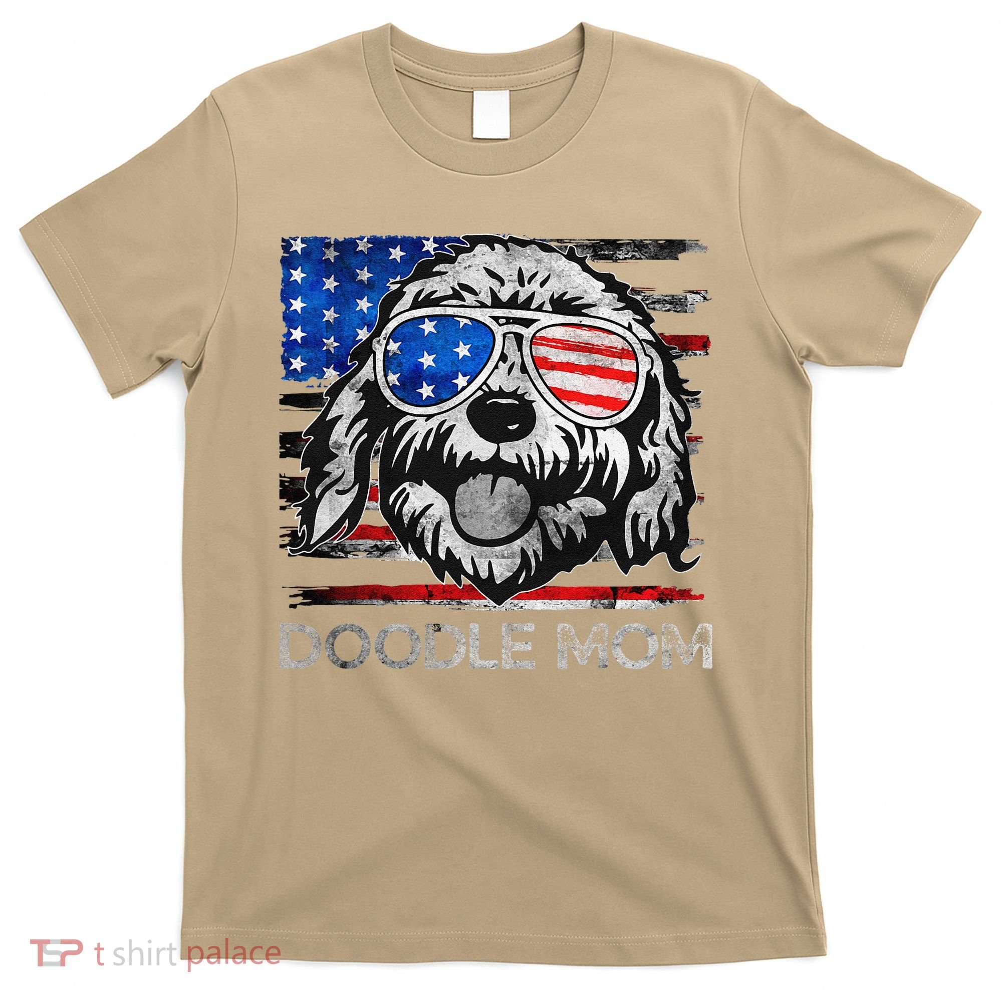 Doodle Mom Vintage American Flag Dog Funny Mothers Day T-Shirt
