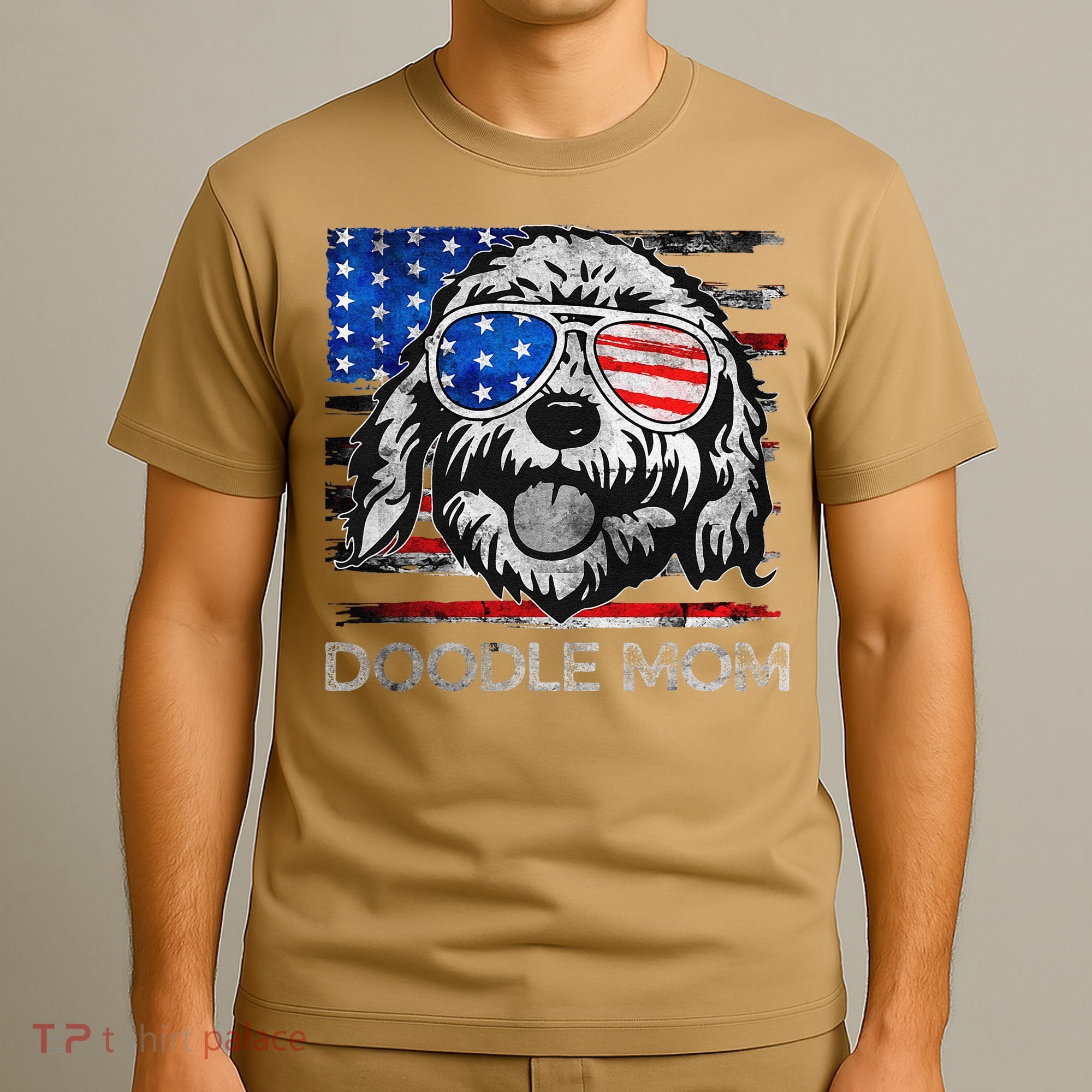 Doodle Mom Vintage American Flag Dog Funny Mothers Day T-Shirt