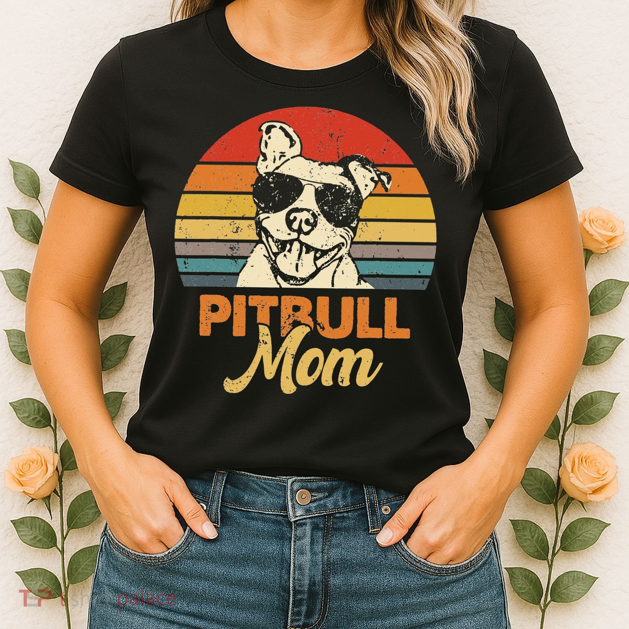Dog Pitbull Mom Pittie Mom Funny Mother's Day Women's T-Shirt