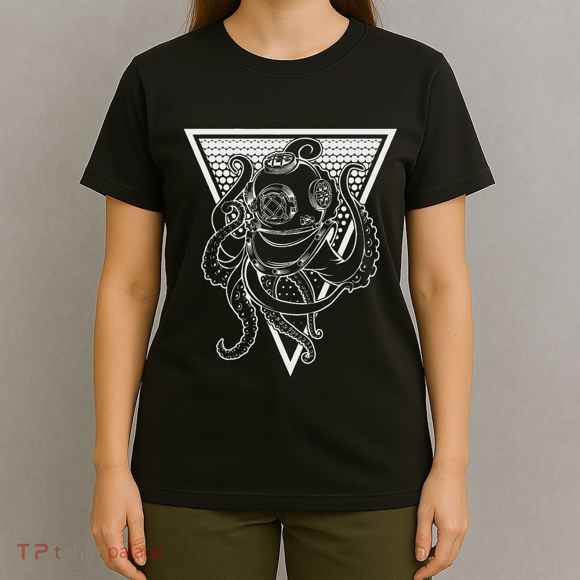 Deep Sea Diving Helmet Kraken Octopus Underwater Diver Gift T-Shirt