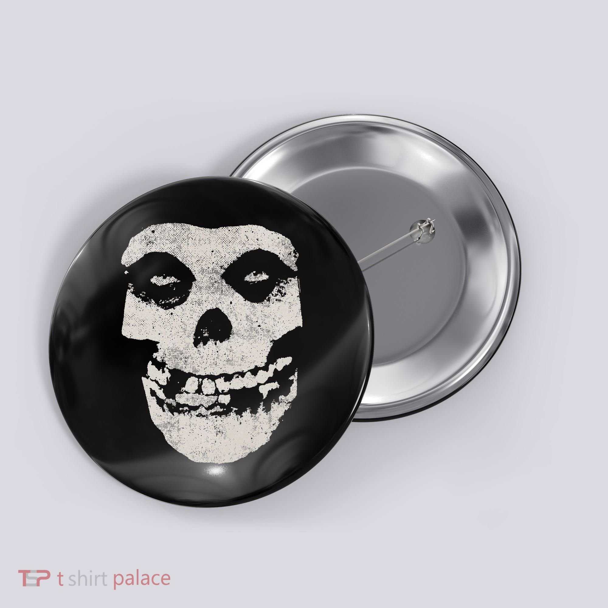 Distressed Skull Button