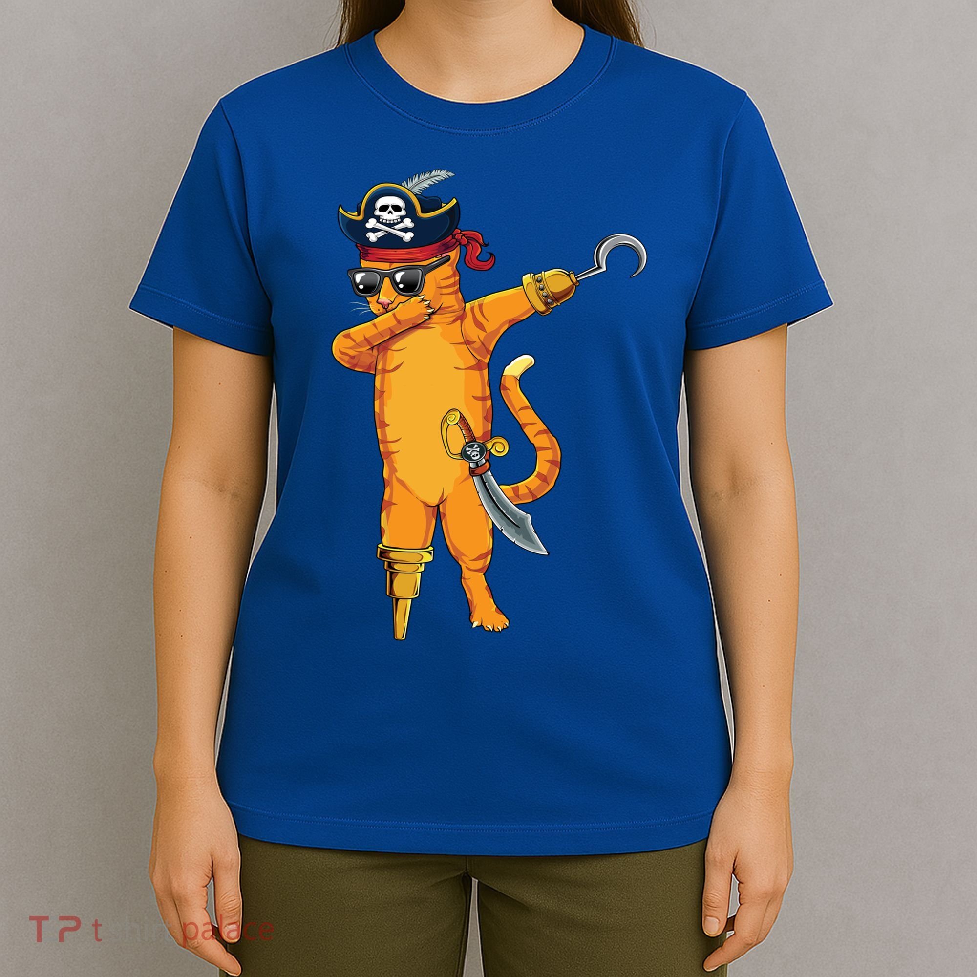 Dabbing Spooky Pirate Cat Halloween Costume Great Gift T-Shirt
