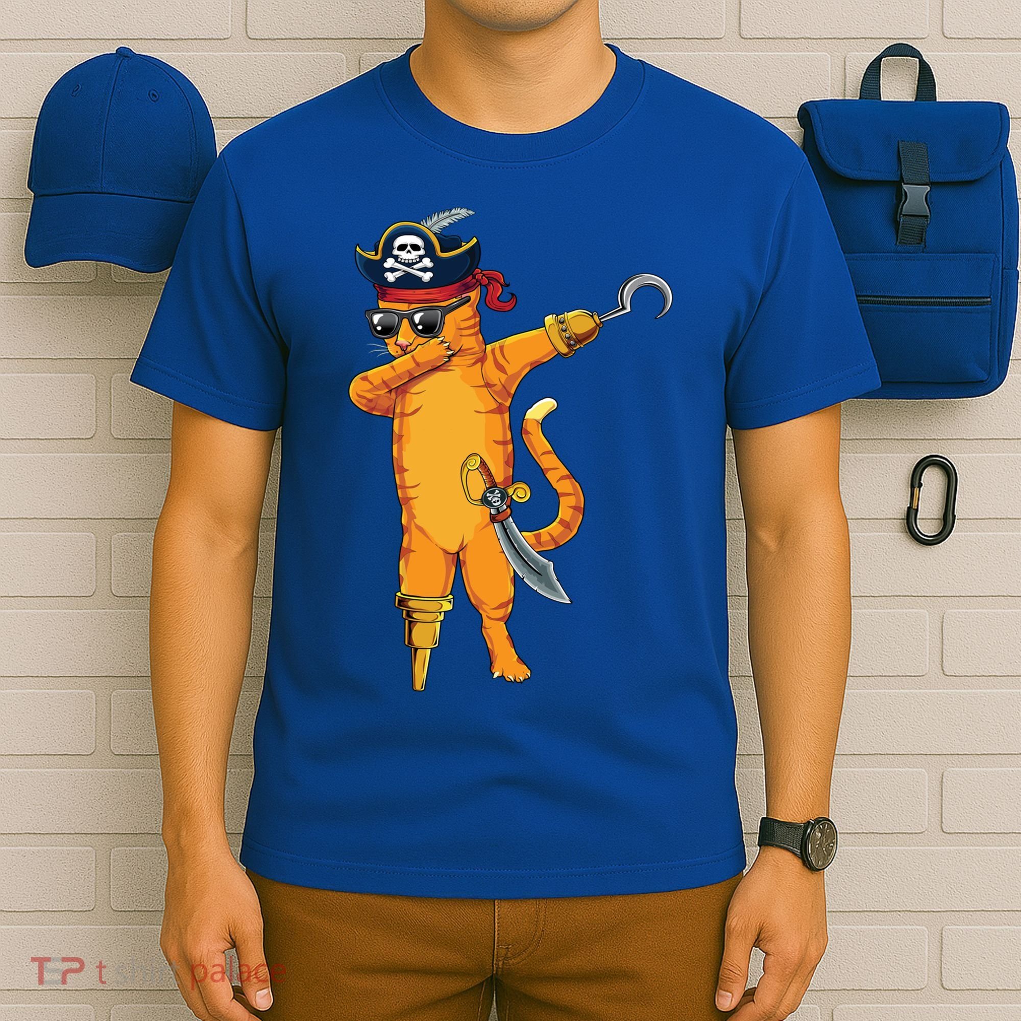 Dabbing Spooky Pirate Cat Halloween Costume Great Gift T-Shirt