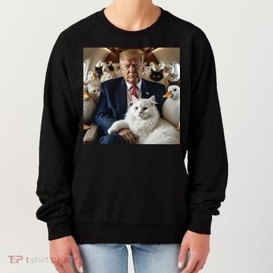 Donald Trump Duck Cat Vote 2024 Women's Sweatshirt