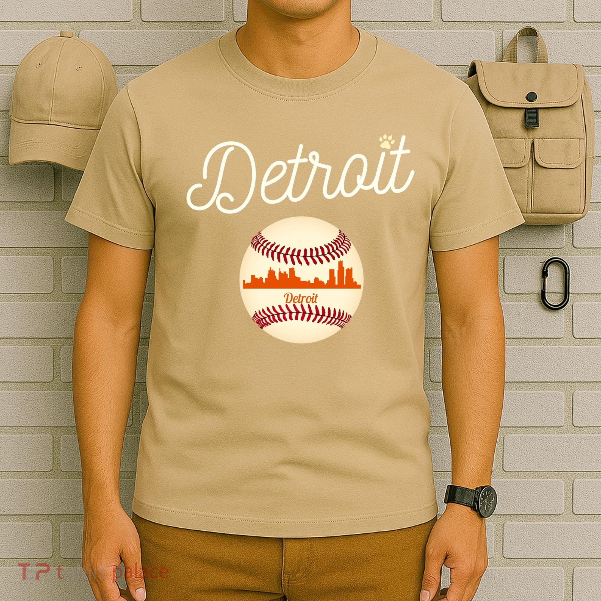 Distressed Tiger Mascot Gift Detroit Baseball Skyline Gift T-Shirt