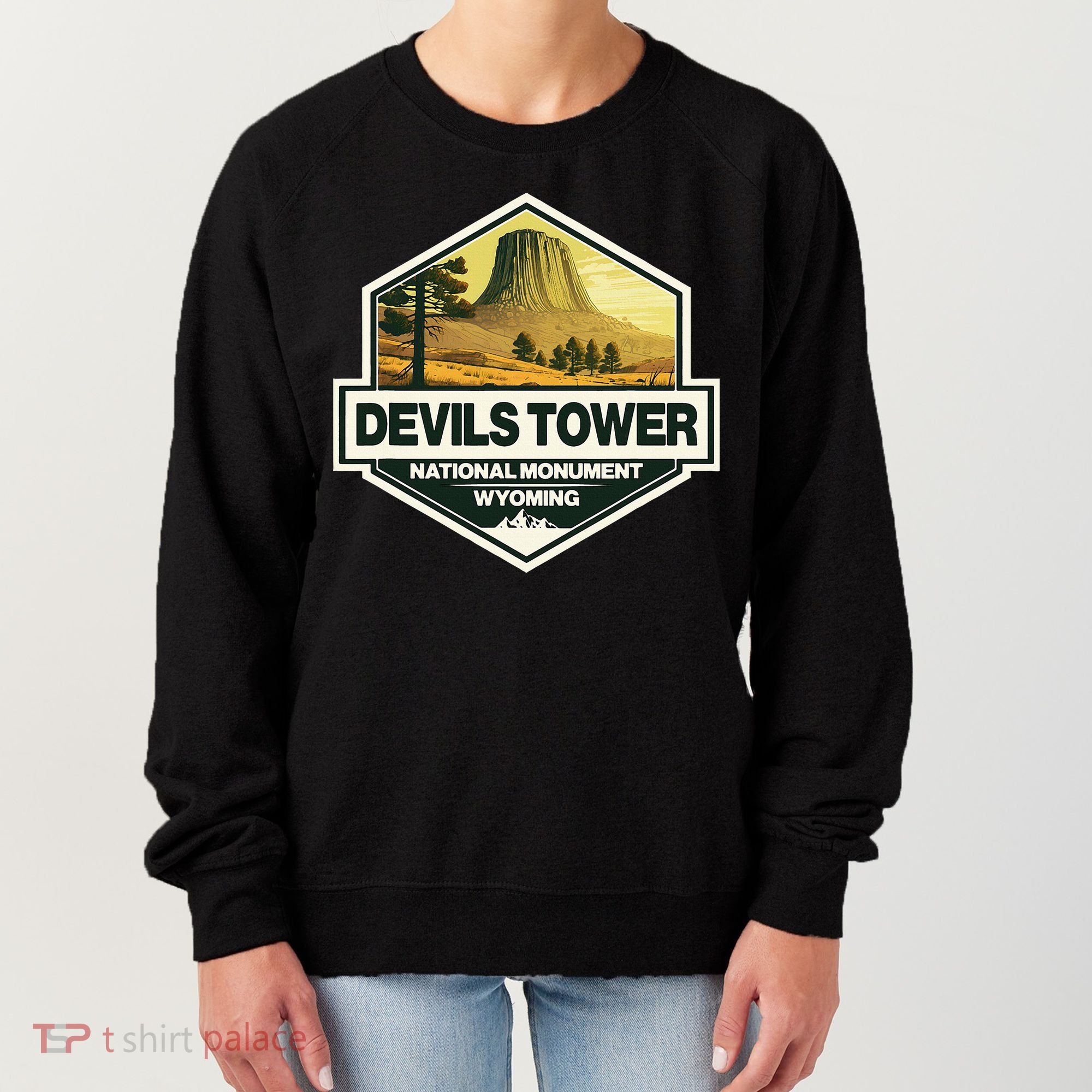Devils Tower National Monument Wyoming Travel Art Badge Women's Sweatshirt