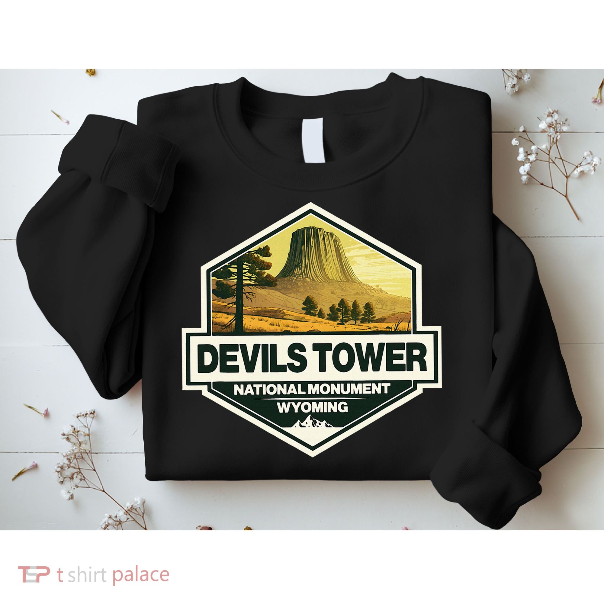 Devils Tower National Monument Wyoming Travel Art Badge Sweatshirt