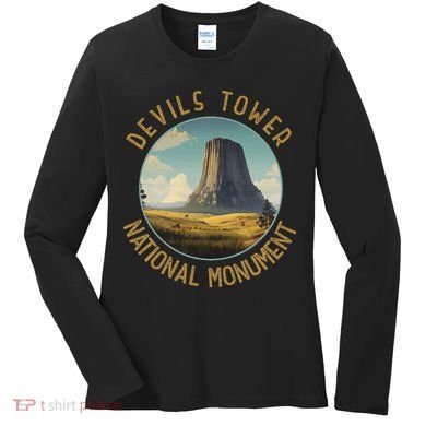 Devils Tower National Monument Distressed Circle Women's Long Sleeve Shirt