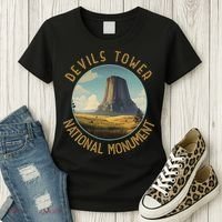 Devils Tower National Monument Distressed Circle Women's T-Shirt thumb 3