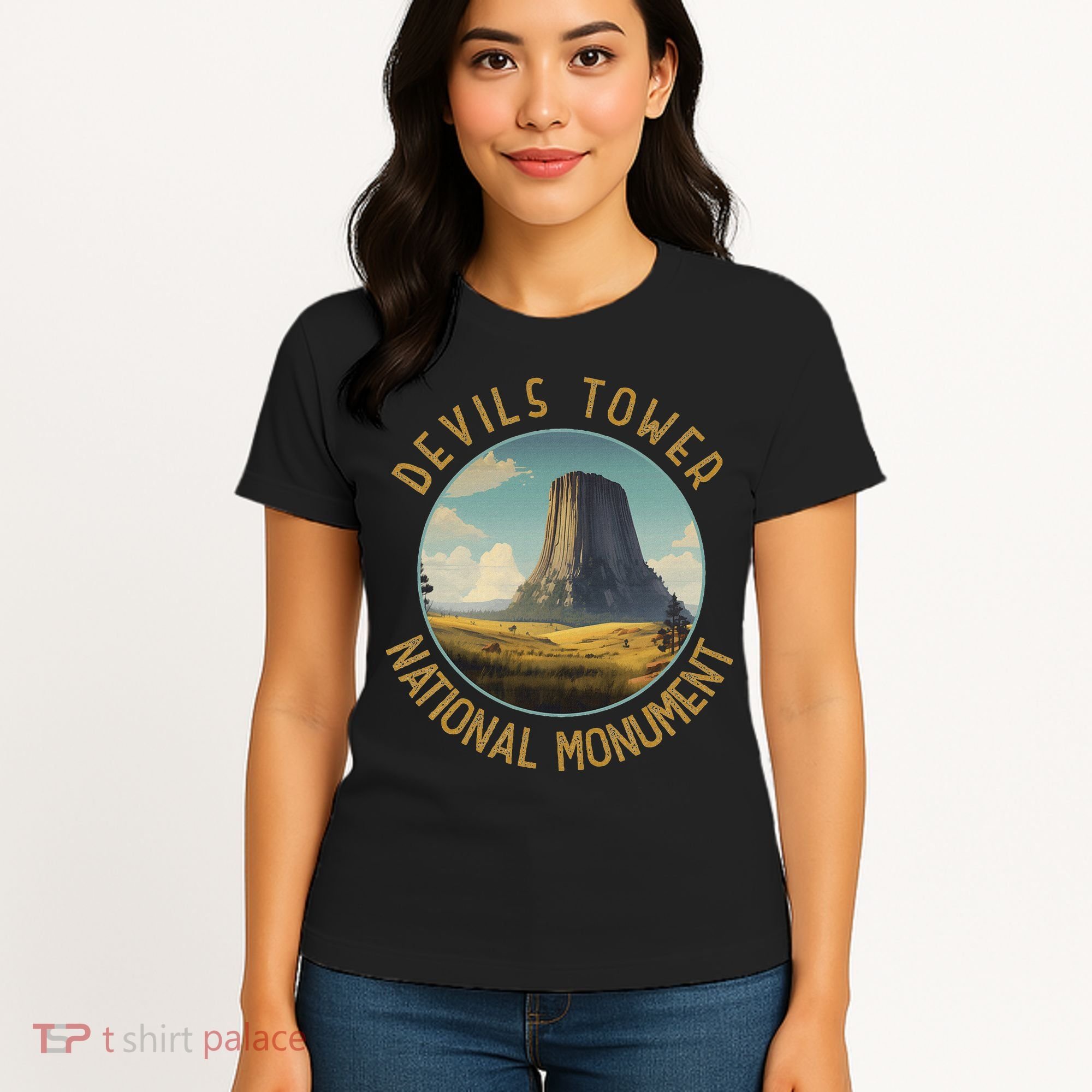 Devils Tower National Monument Distressed Circle Women's T-Shirt
